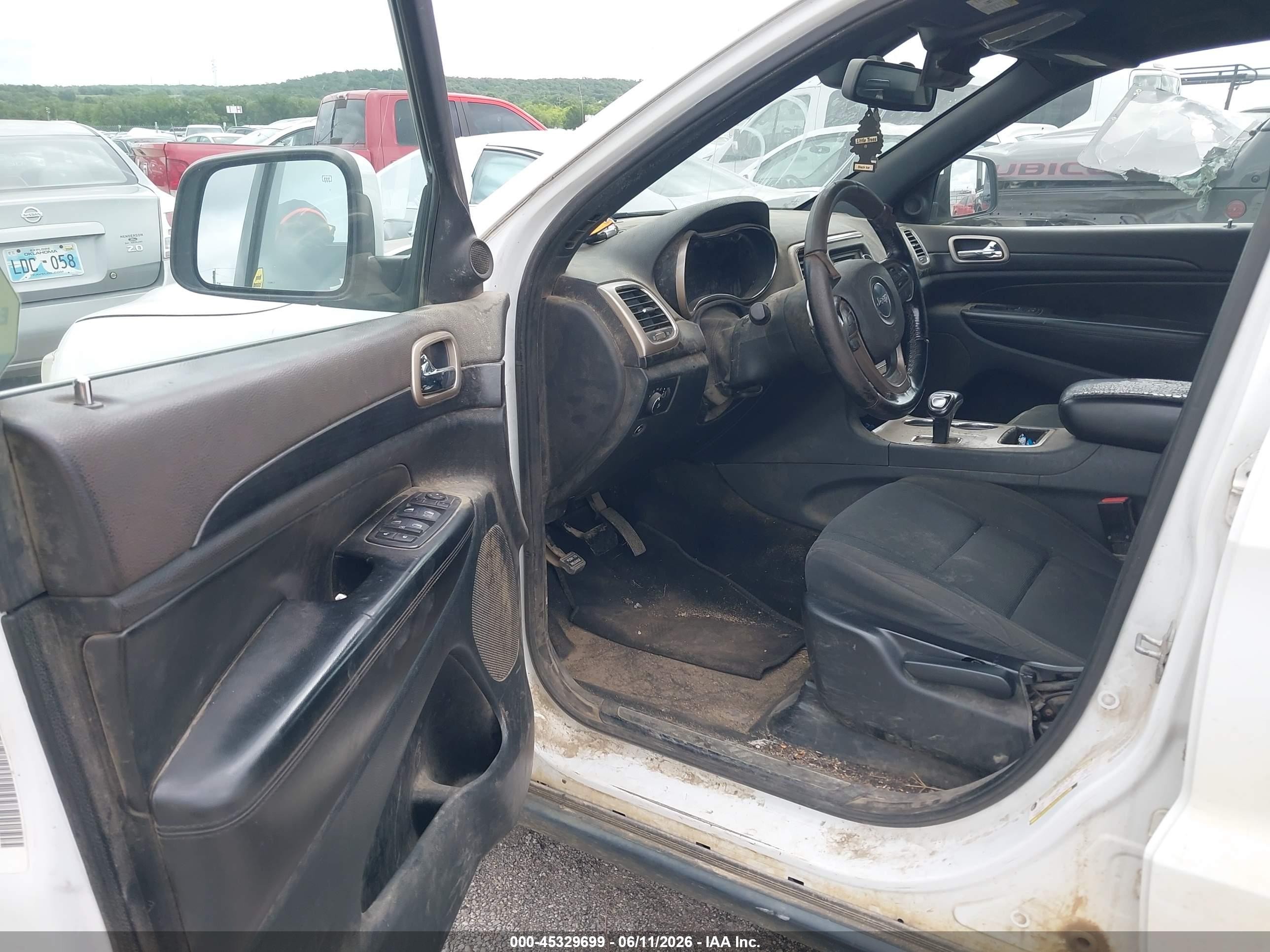 2014 Jeep Grand Cherokee Laredo Белый vin: 1C4RJFAG0EC309525