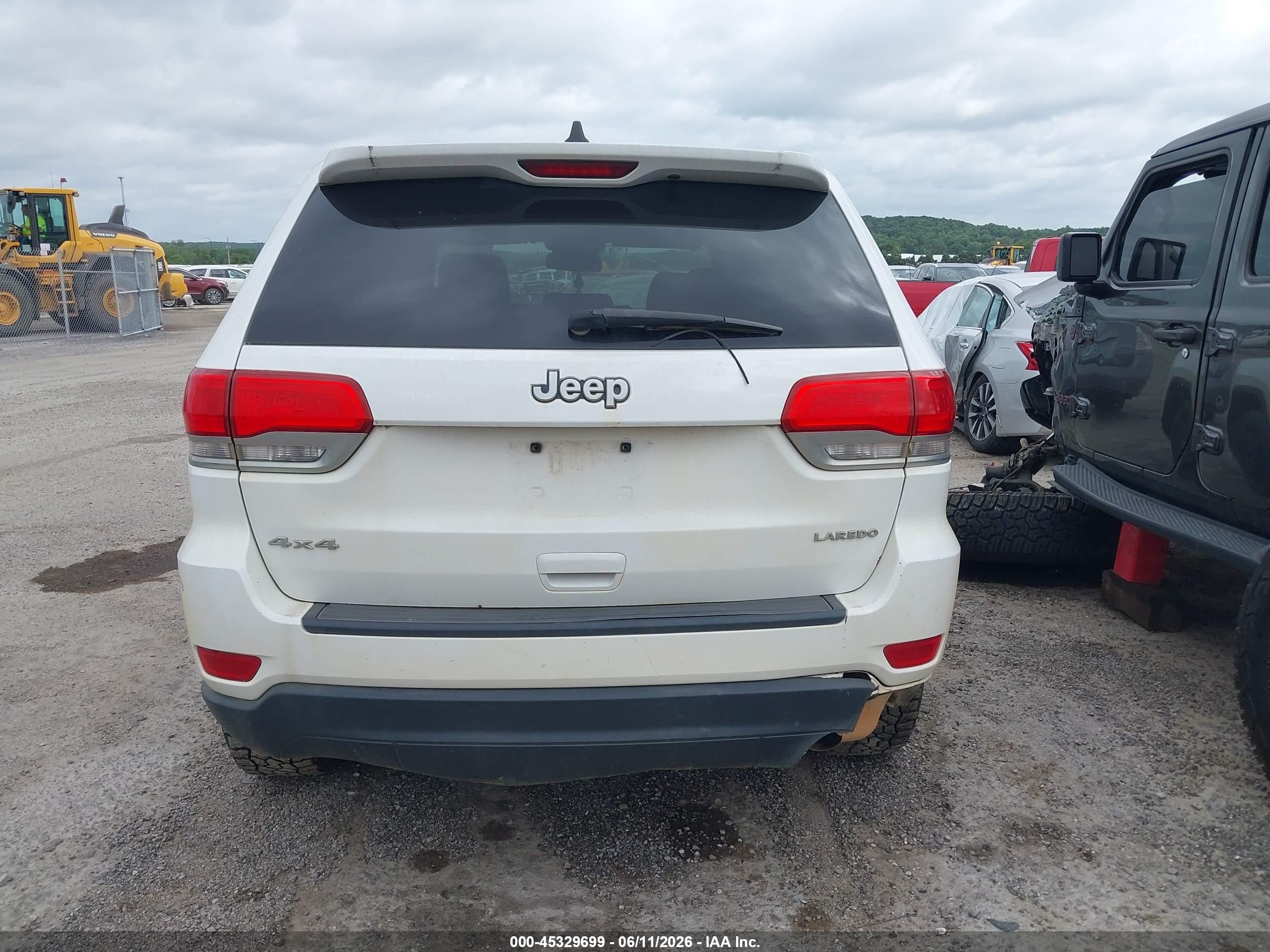 2014 Jeep Grand Cherokee Laredo Белый vin: 1C4RJFAG0EC309525
