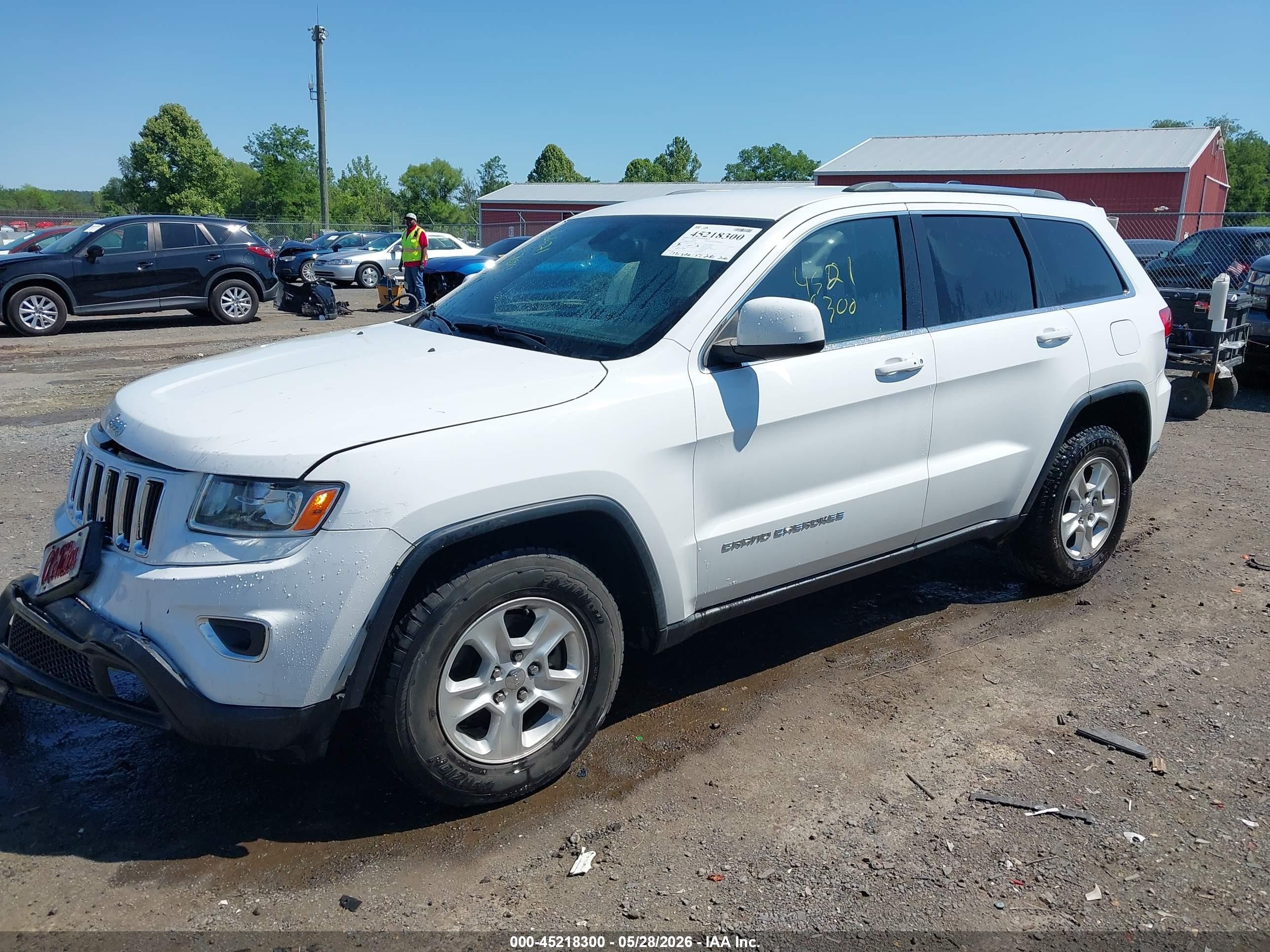2014 Jeep Grand Cherokee Laredo White vin: 1C4RJFAG0EC392907