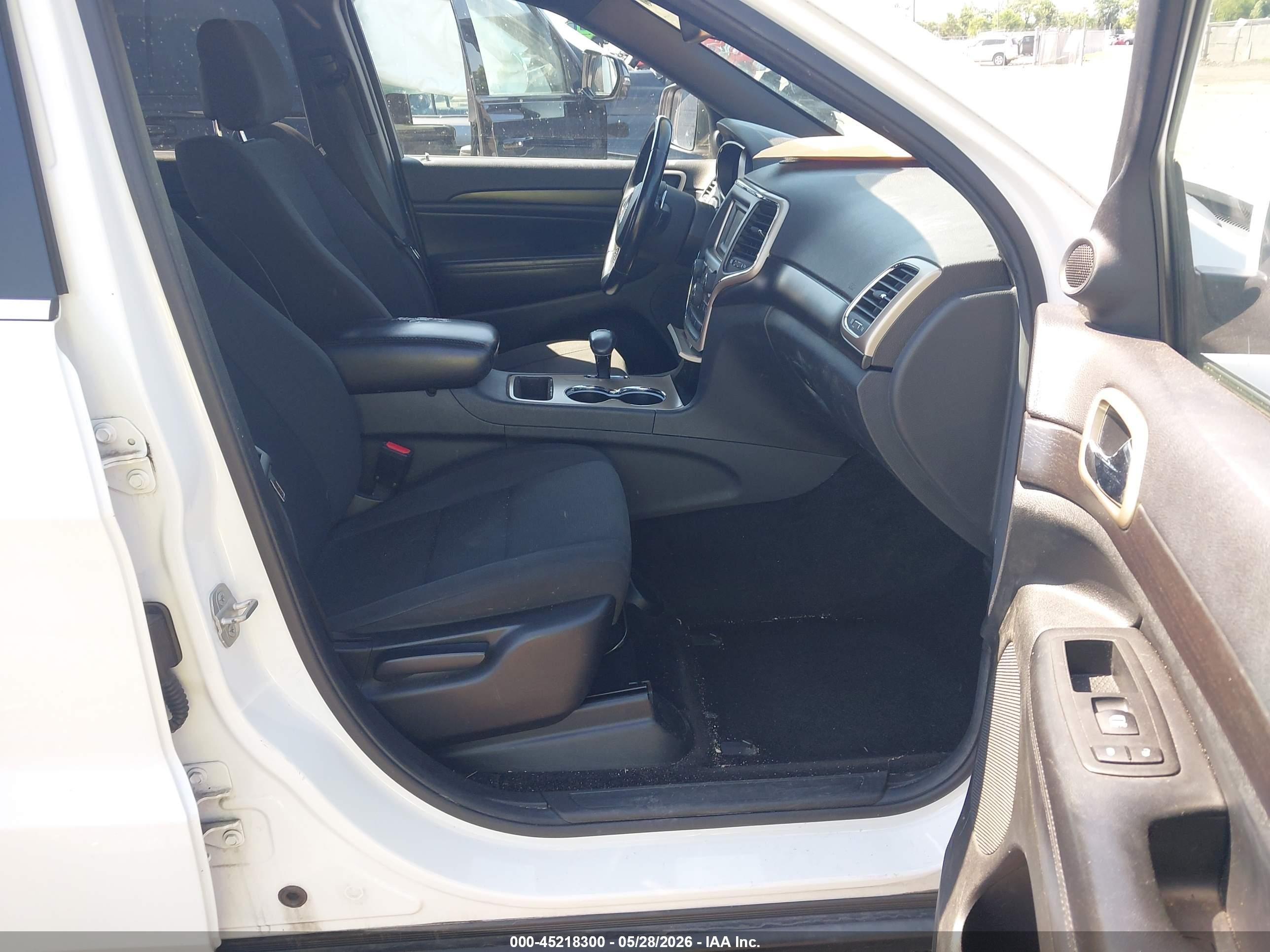 2014 Jeep Grand Cherokee Laredo White vin: 1C4RJFAG0EC392907