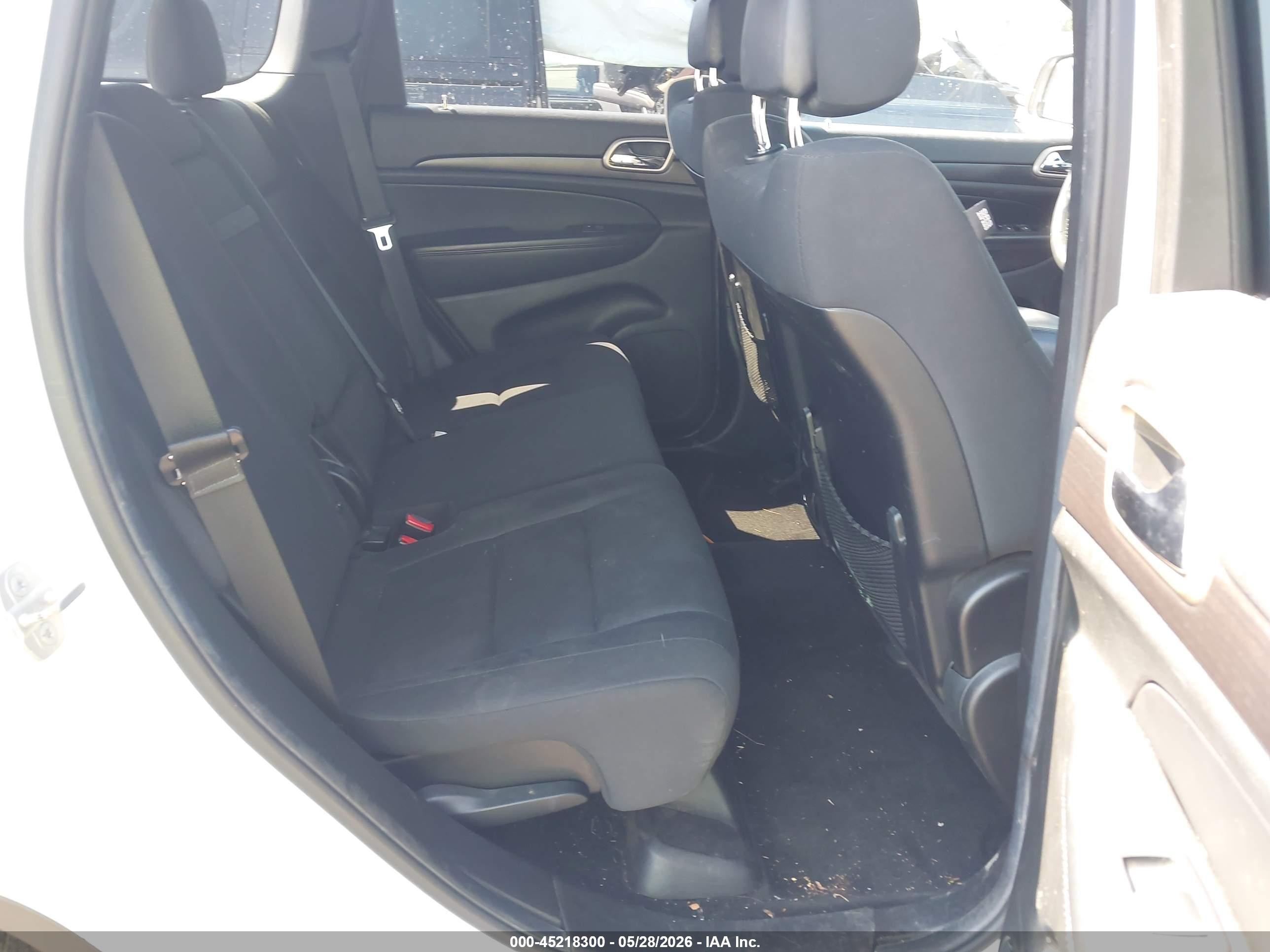 2014 Jeep Grand Cherokee Laredo White vin: 1C4RJFAG0EC392907