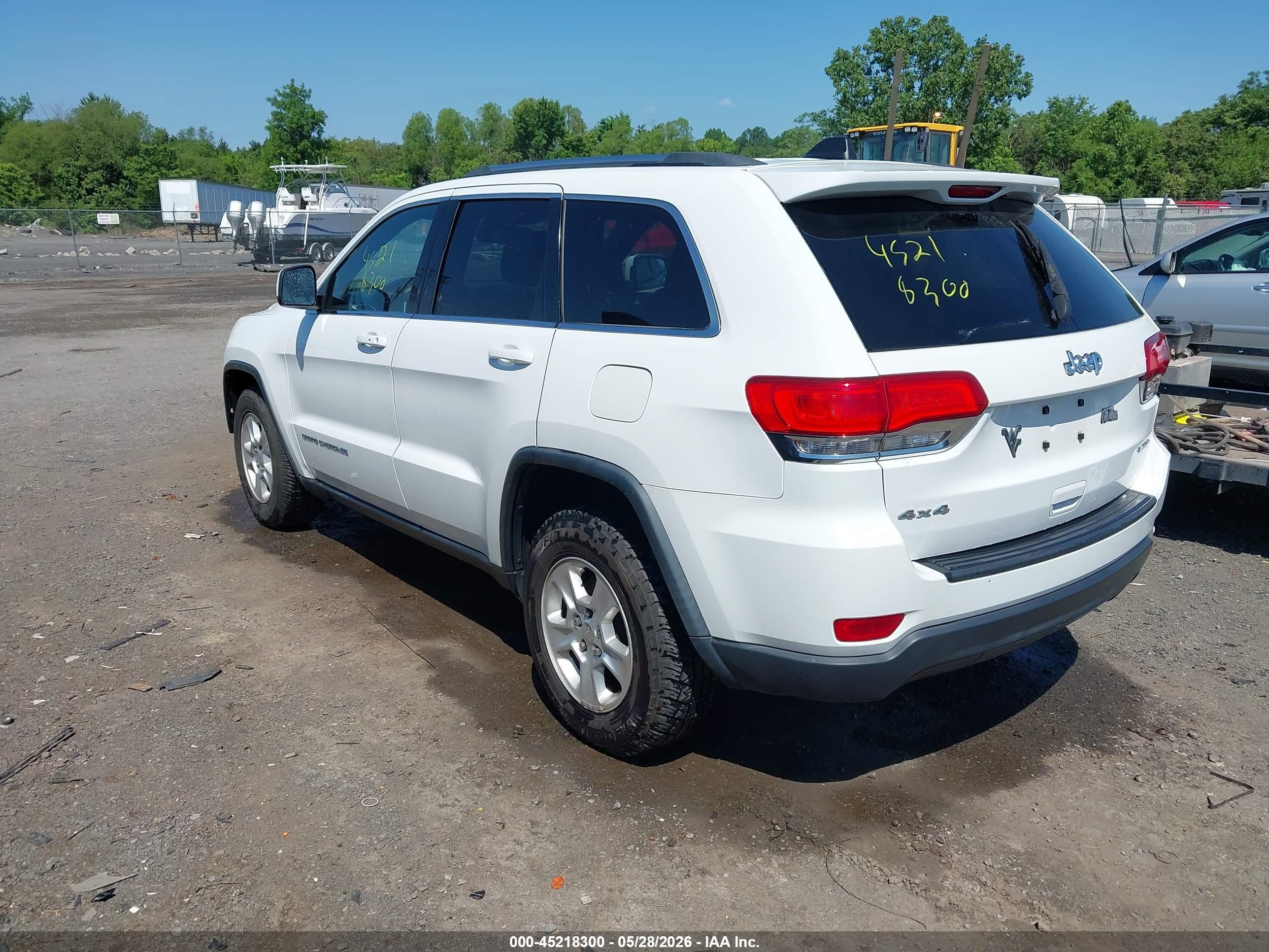 2014 Jeep Grand Cherokee Laredo White vin: 1C4RJFAG0EC392907
