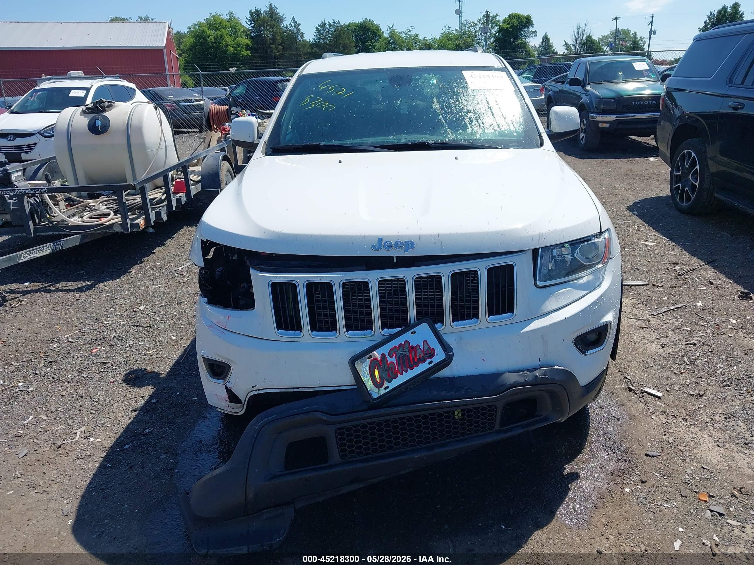 2014 Jeep Grand Cherokee Laredo White vin: 1C4RJFAG0EC392907