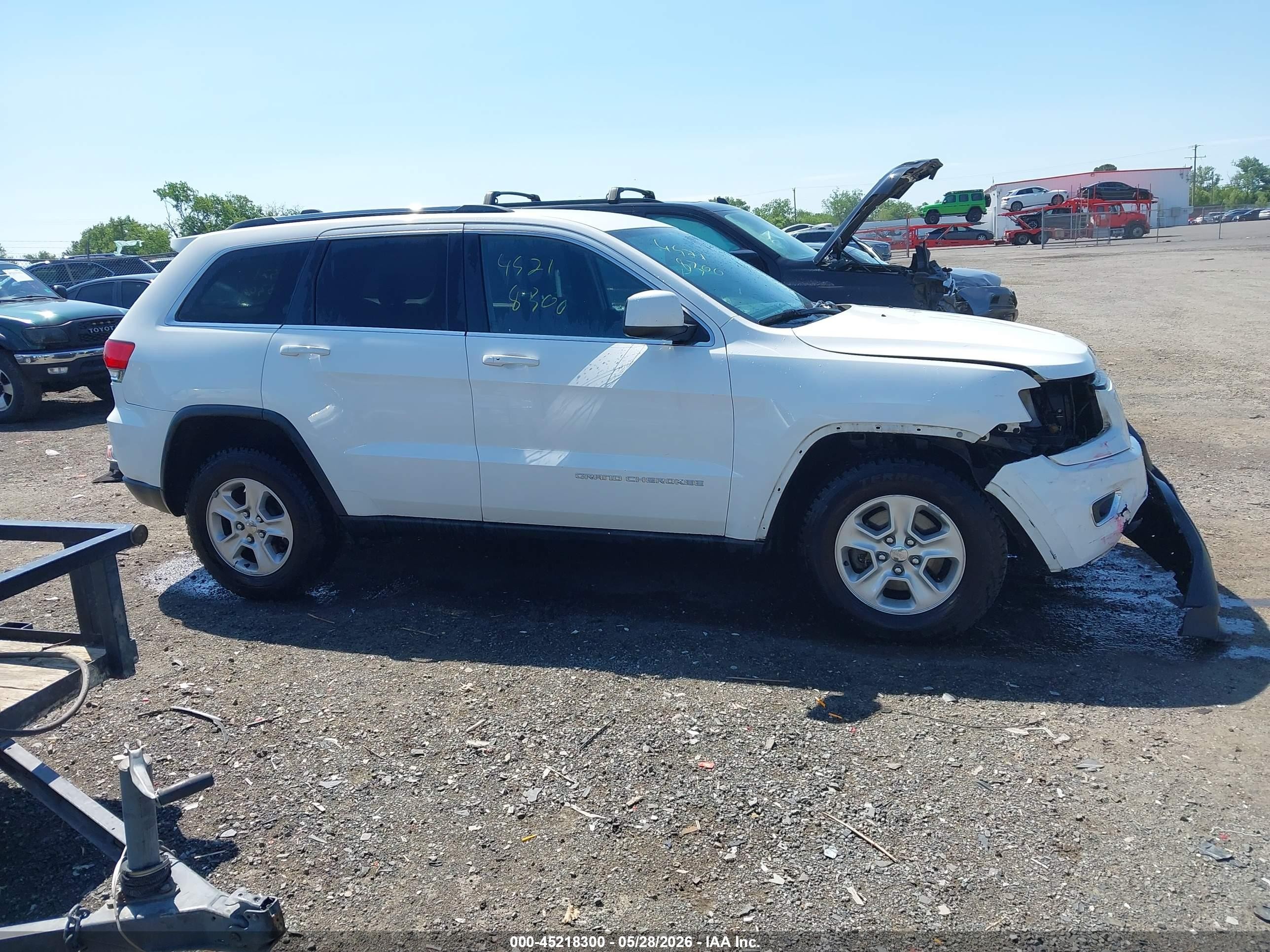 2014 Jeep Grand Cherokee Laredo White vin: 1C4RJFAG0EC392907