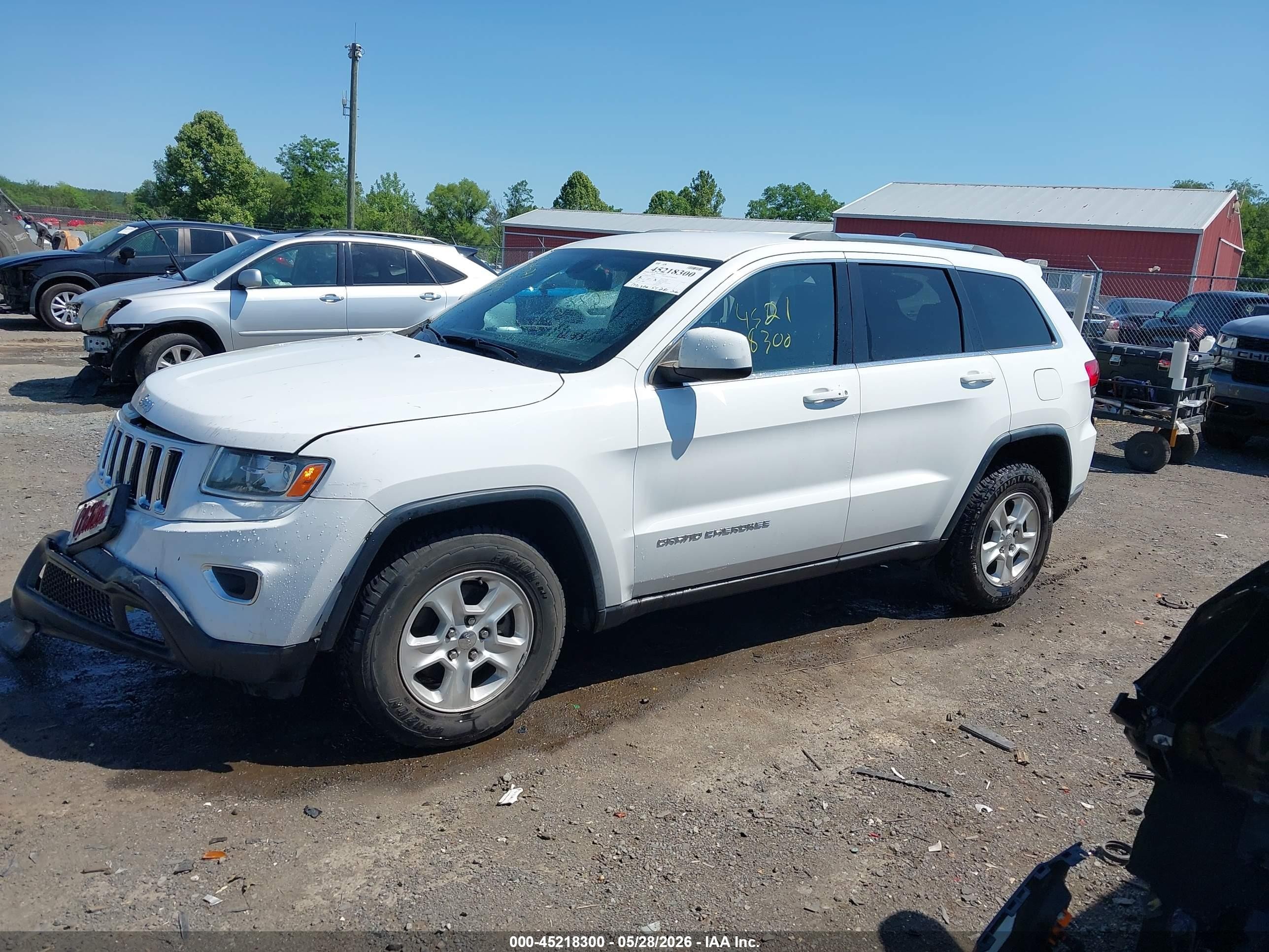 2014 Jeep Grand Cherokee Laredo White vin: 1C4RJFAG0EC392907