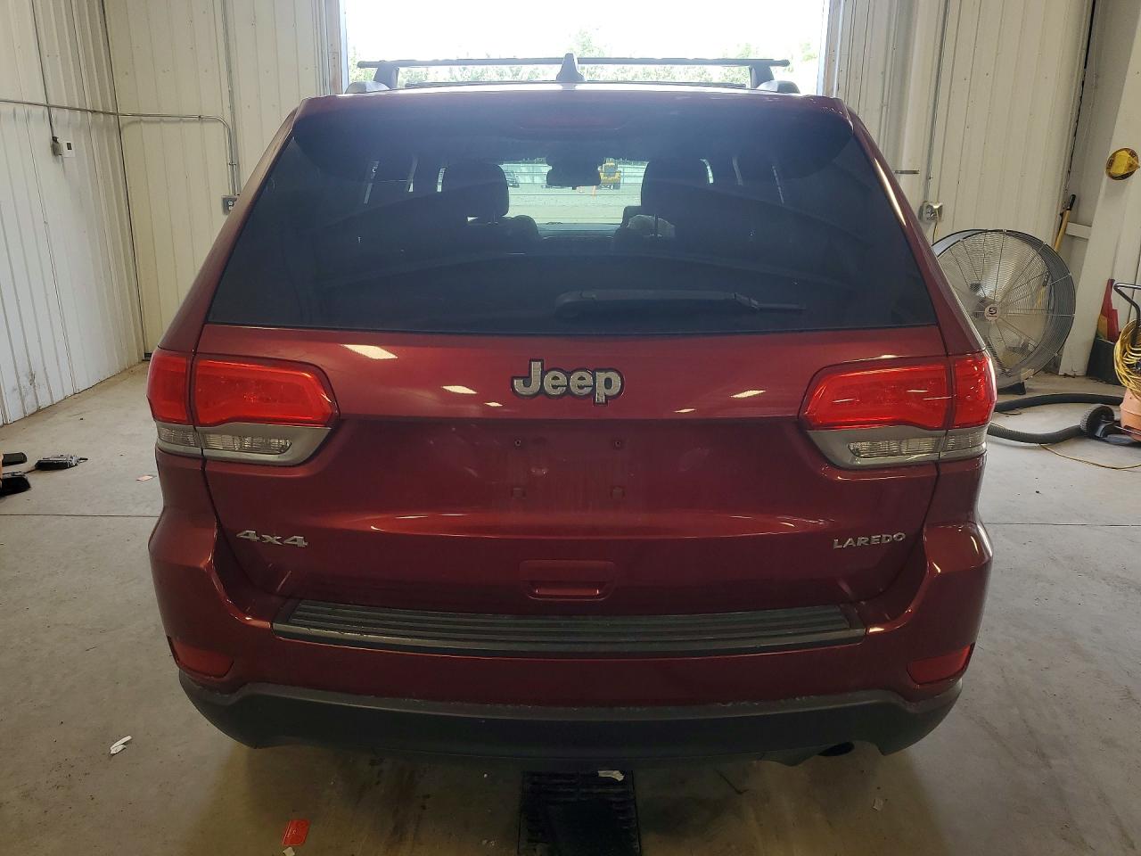 2014 Jeep Grand Cherokee Laredo Red vin: 1C4RJFAG0EC473969