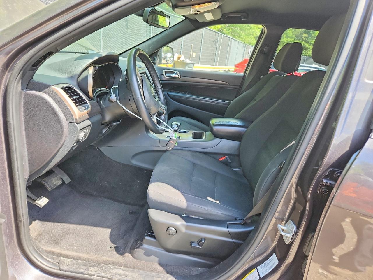 2015 Jeep Grand Cherokee Laredo Gray vin: 1C4RJFAG0FC130287
