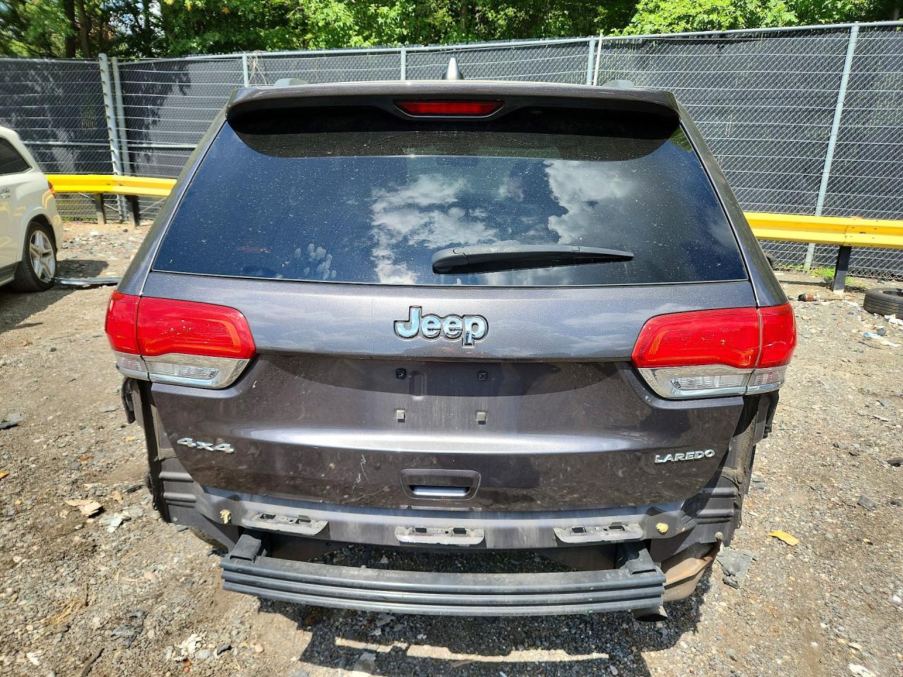 2015 Jeep Grand Cherokee Laredo Gray vin: 1C4RJFAG0FC130287