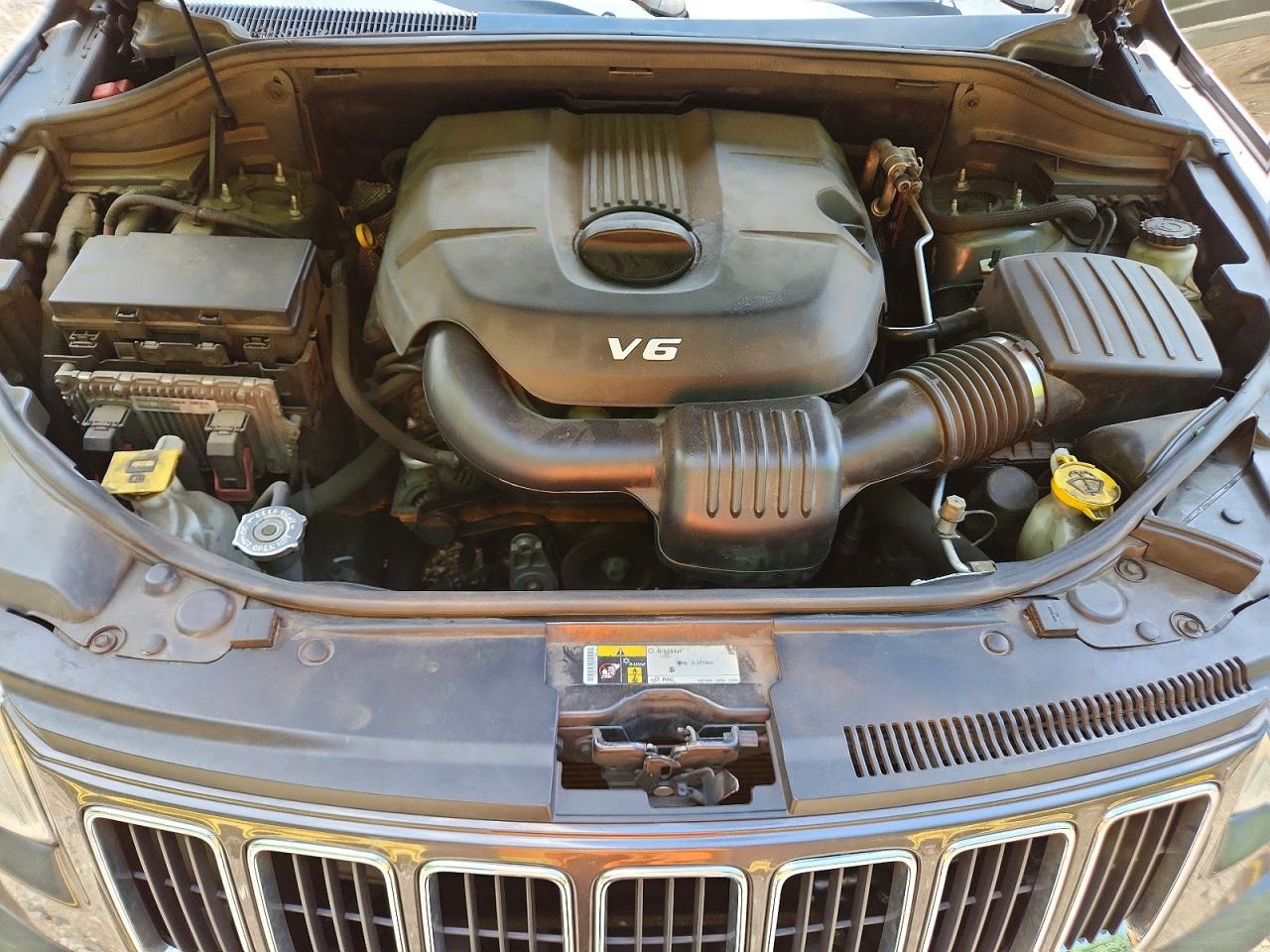 2015 Jeep Grand Cherokee Laredo Gray vin: 1C4RJFAG0FC130287