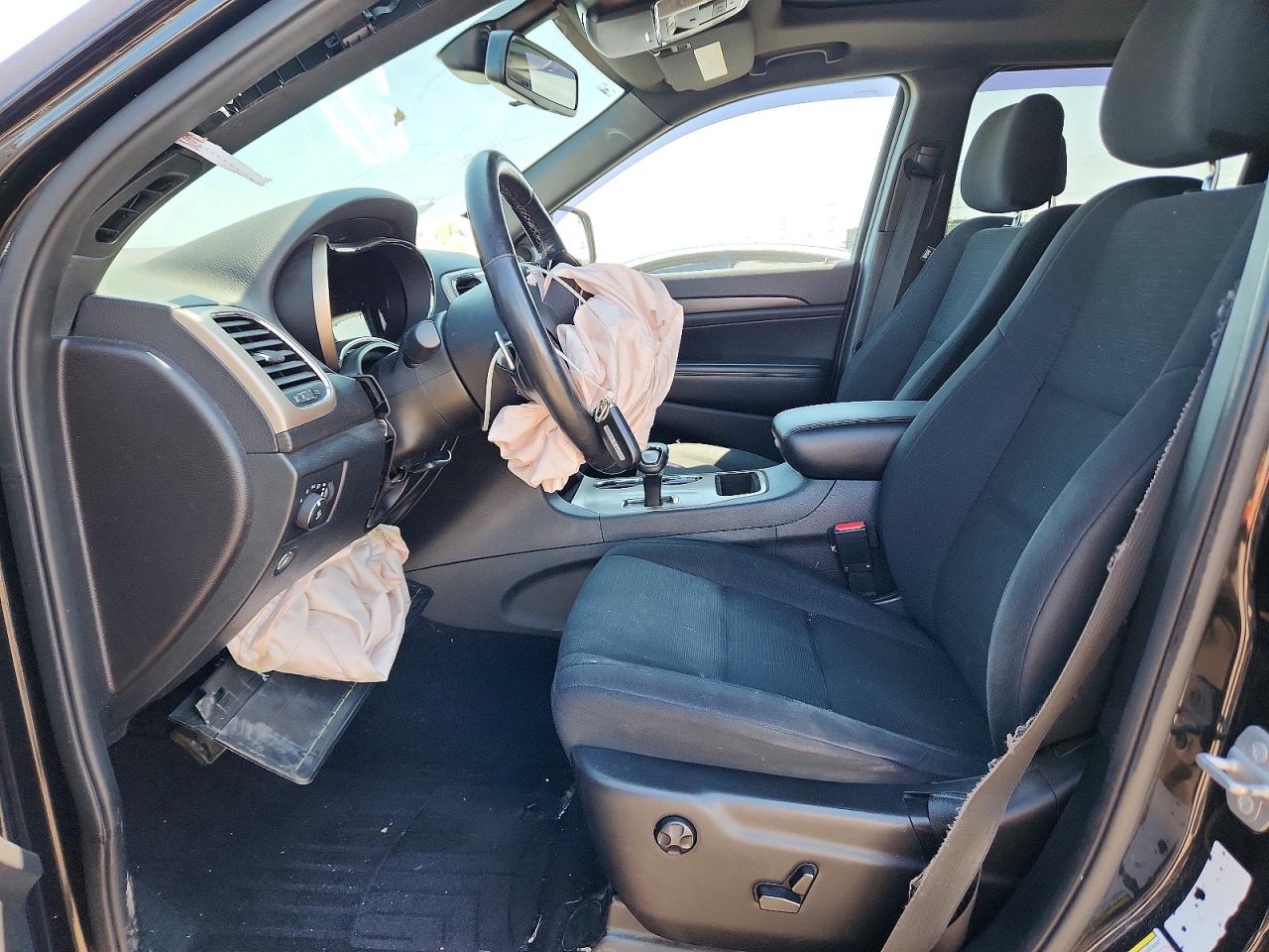 2015 Jeep Grand Cherokee Laredo Черный vin: 1C4RJFAG0FC140592