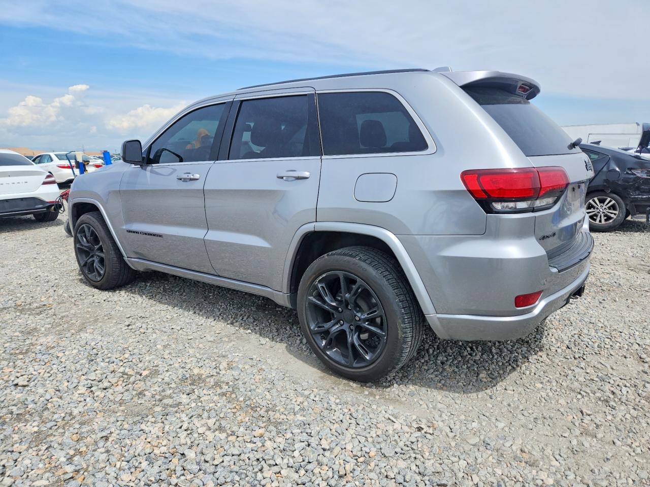 2015 Jeep Grand Cherokee Laredo Silver vin: 1C4RJFAG0FC171602
