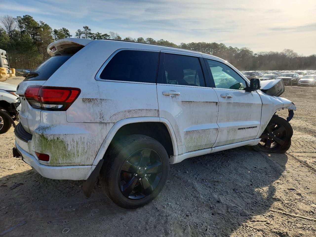 2015 Jeep Grand Cherokee Laredo White vin: 1C4RJFAG0FC186942