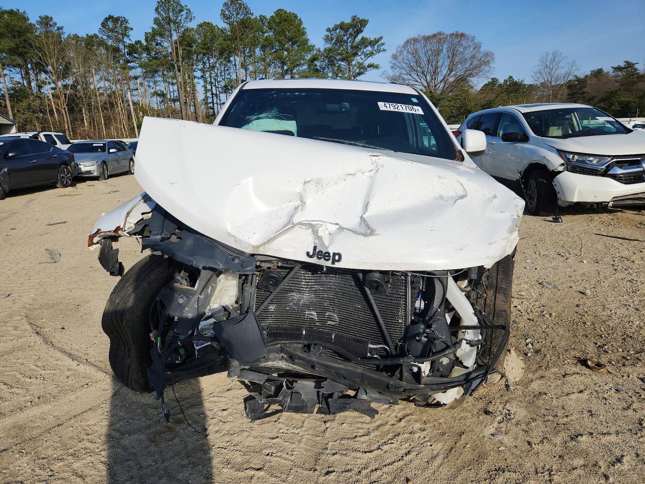 2015 Jeep Grand Cherokee Laredo White vin: 1C4RJFAG0FC186942