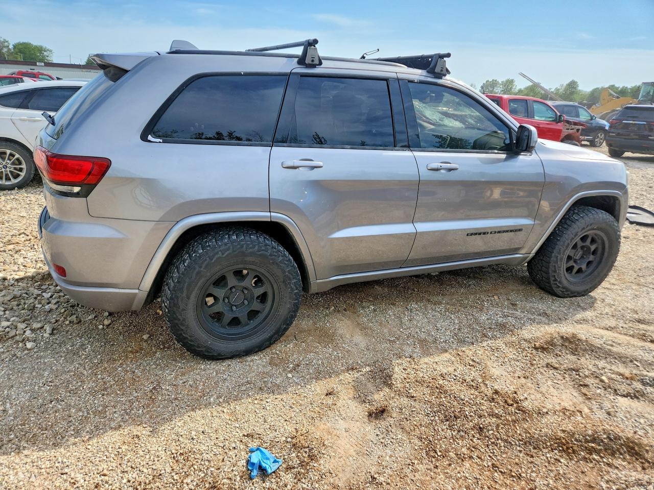 2015 Jeep Grand Cherokee Laredo Silver vin: 1C4RJFAG0FC209510