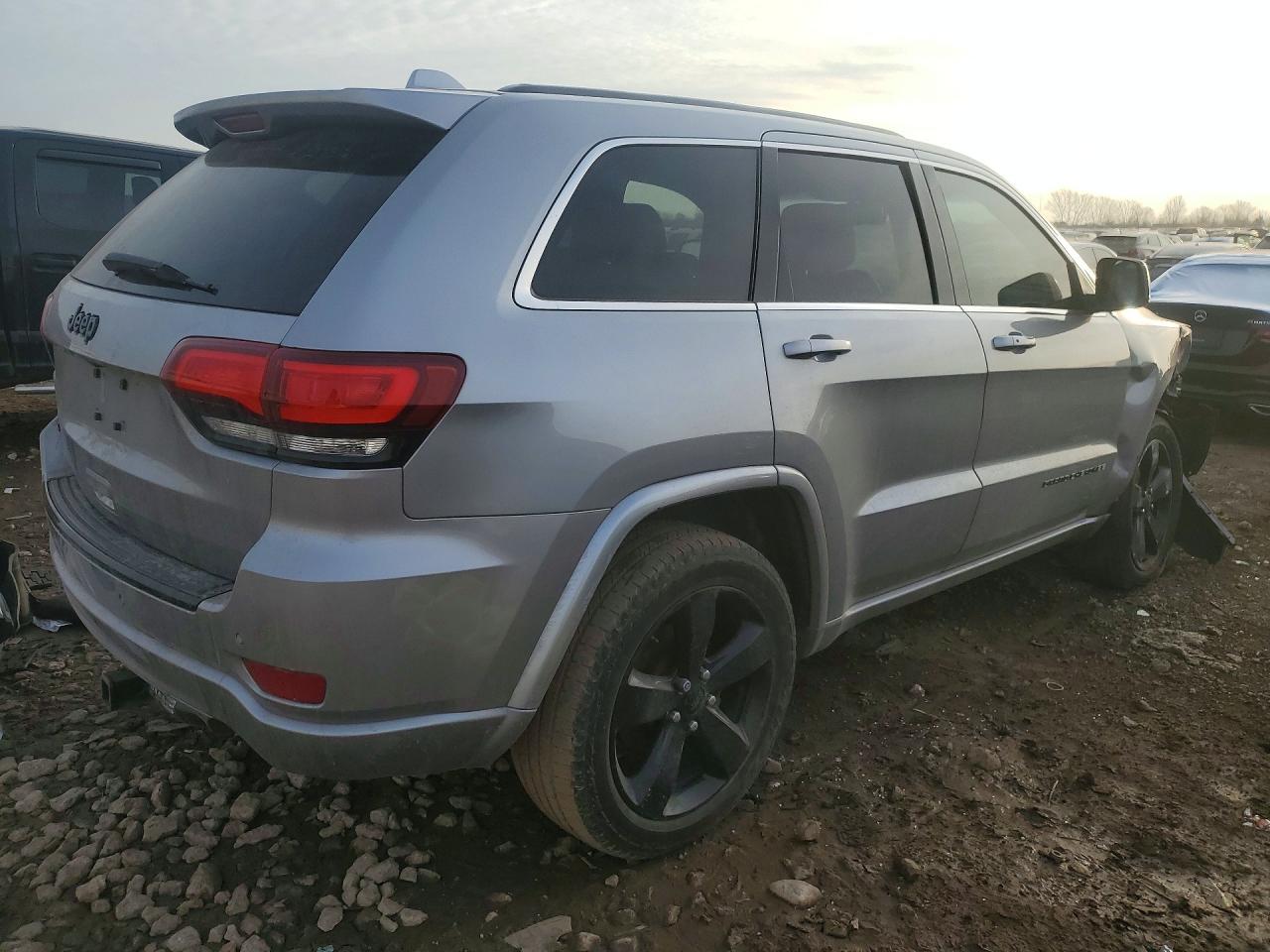 2015 Jeep Grand Cherokee Laredo Silver vin: 1C4RJFAG0FC225285