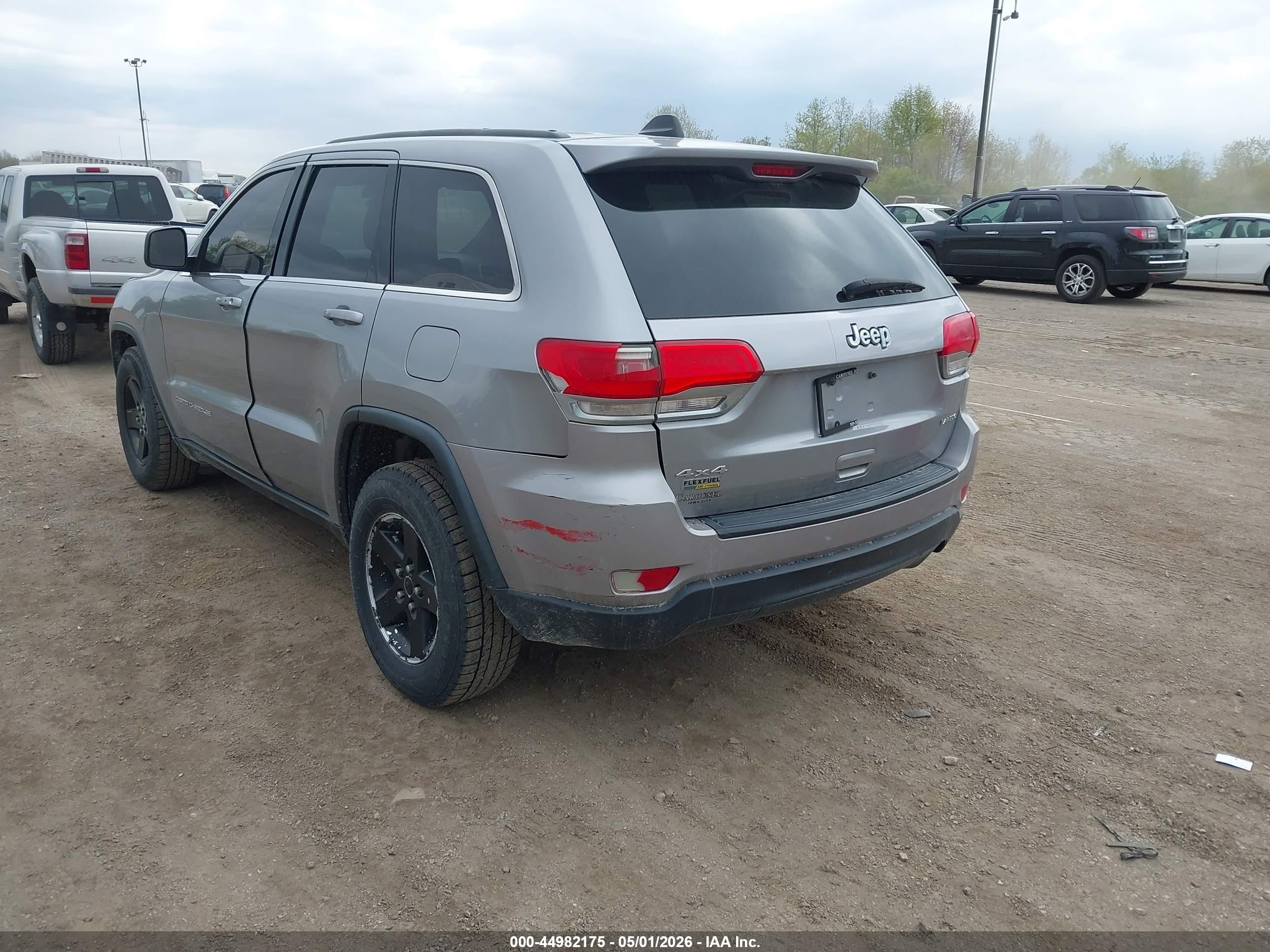 2015 Jeep Grand Cherokee Laredo Silver vin: 1C4RJFAG0FC234178