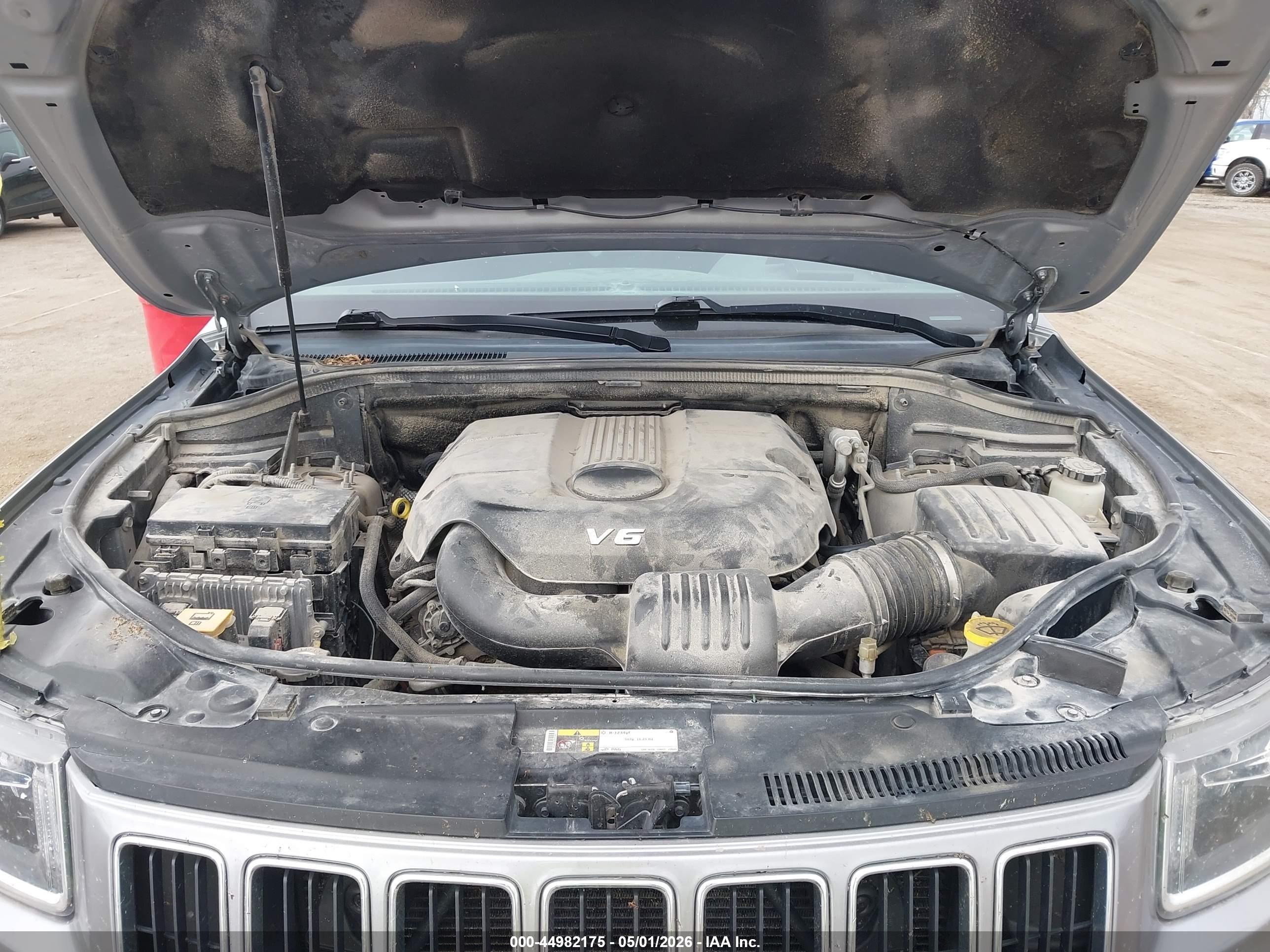 2015 Jeep Grand Cherokee Laredo Silver vin: 1C4RJFAG0FC234178