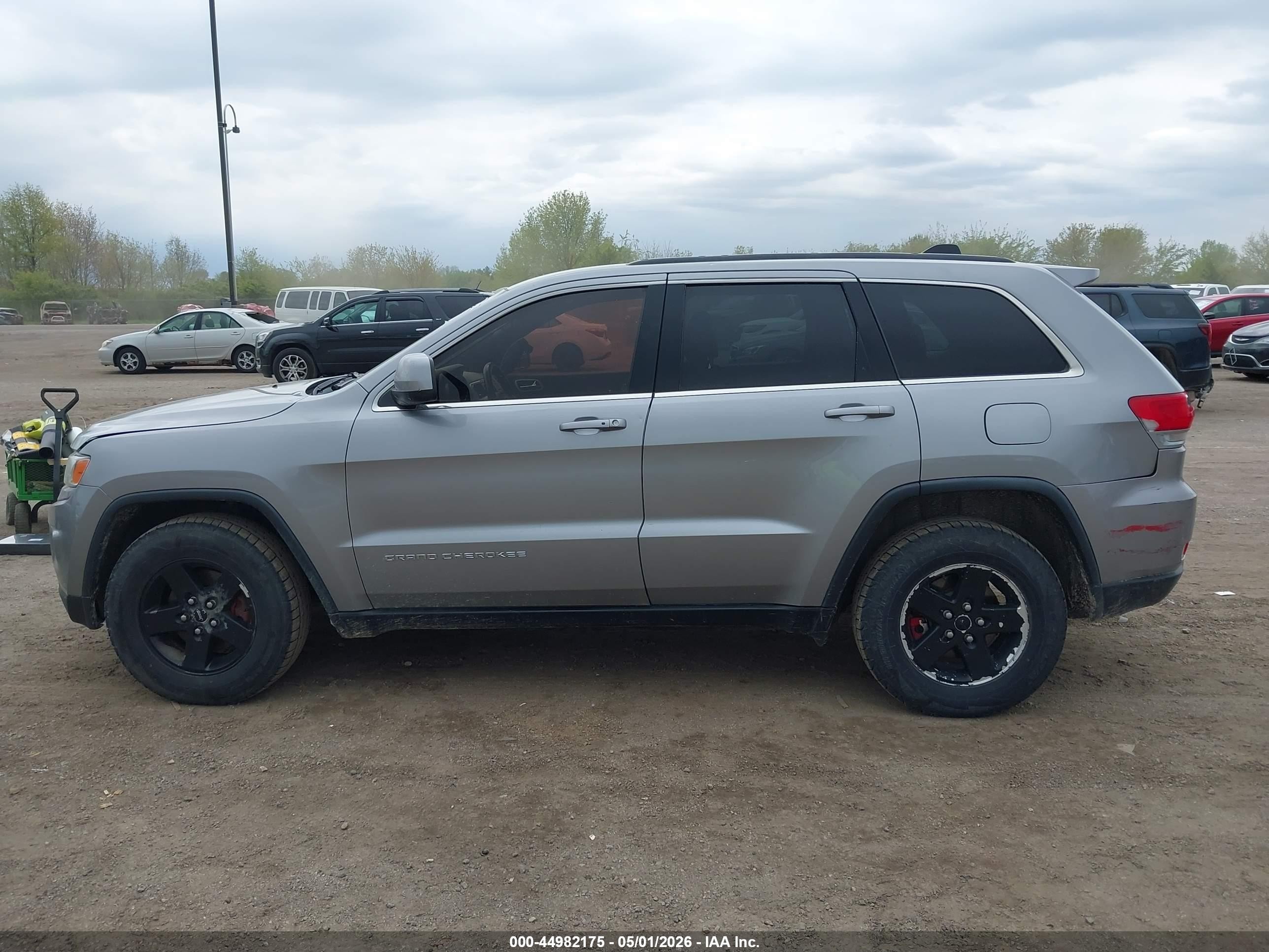 2015 Jeep Grand Cherokee Laredo Silver vin: 1C4RJFAG0FC234178