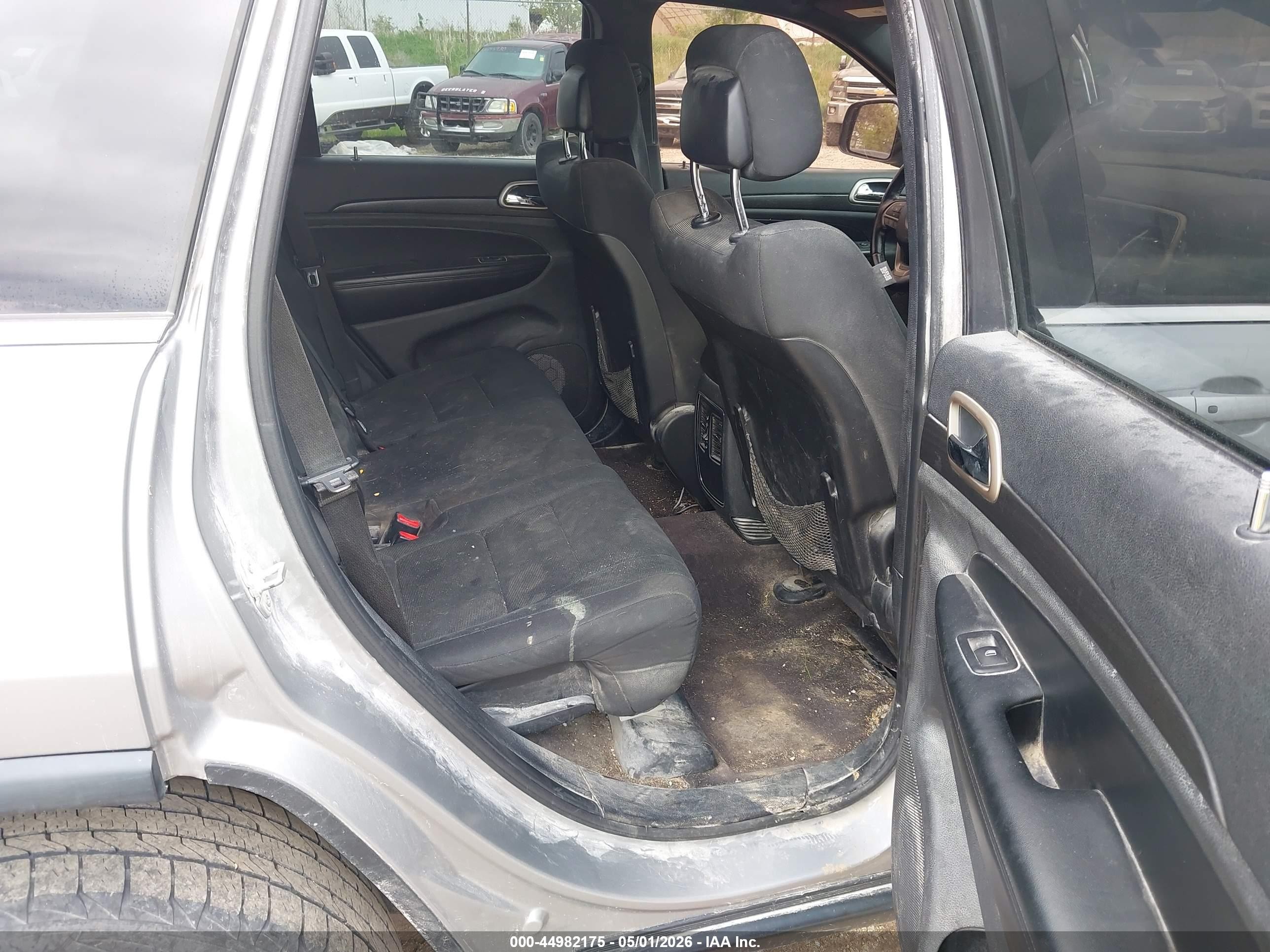 2015 Jeep Grand Cherokee Laredo Silver vin: 1C4RJFAG0FC234178