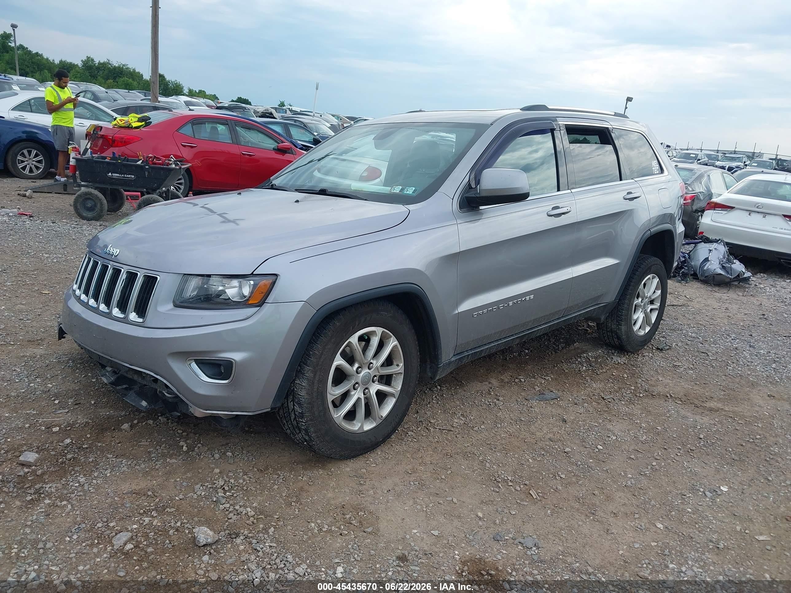 2015 Jeep Grand Cherokee Laredo Silver vin: 1C4RJFAG0FC659934