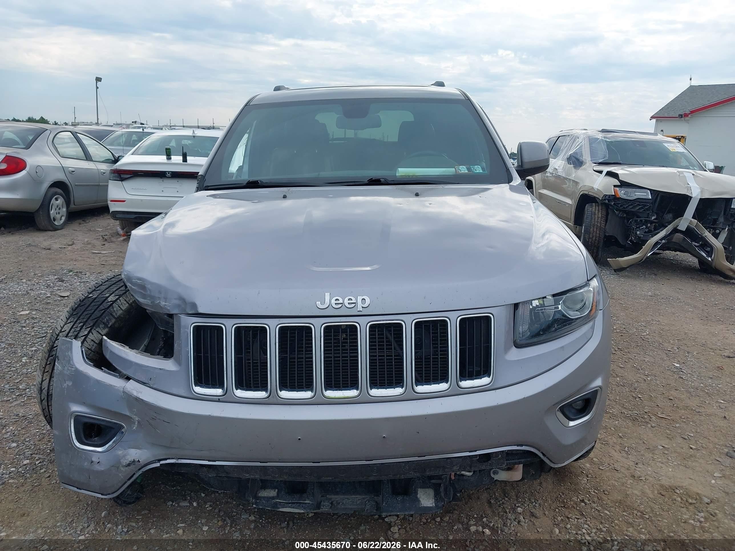 2015 Jeep Grand Cherokee Laredo Silver vin: 1C4RJFAG0FC659934