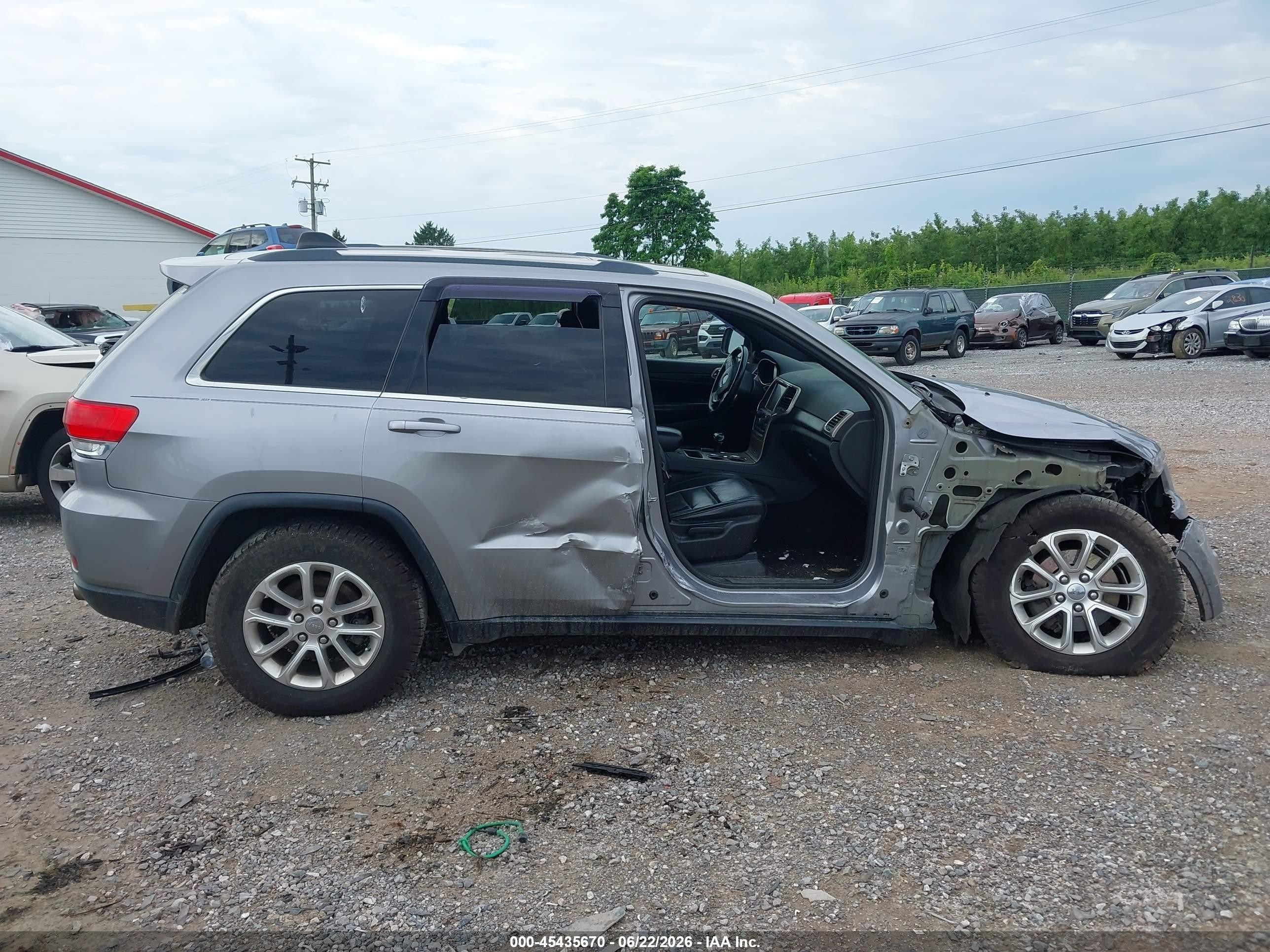 2015 Jeep Grand Cherokee Laredo Silver vin: 1C4RJFAG0FC659934
