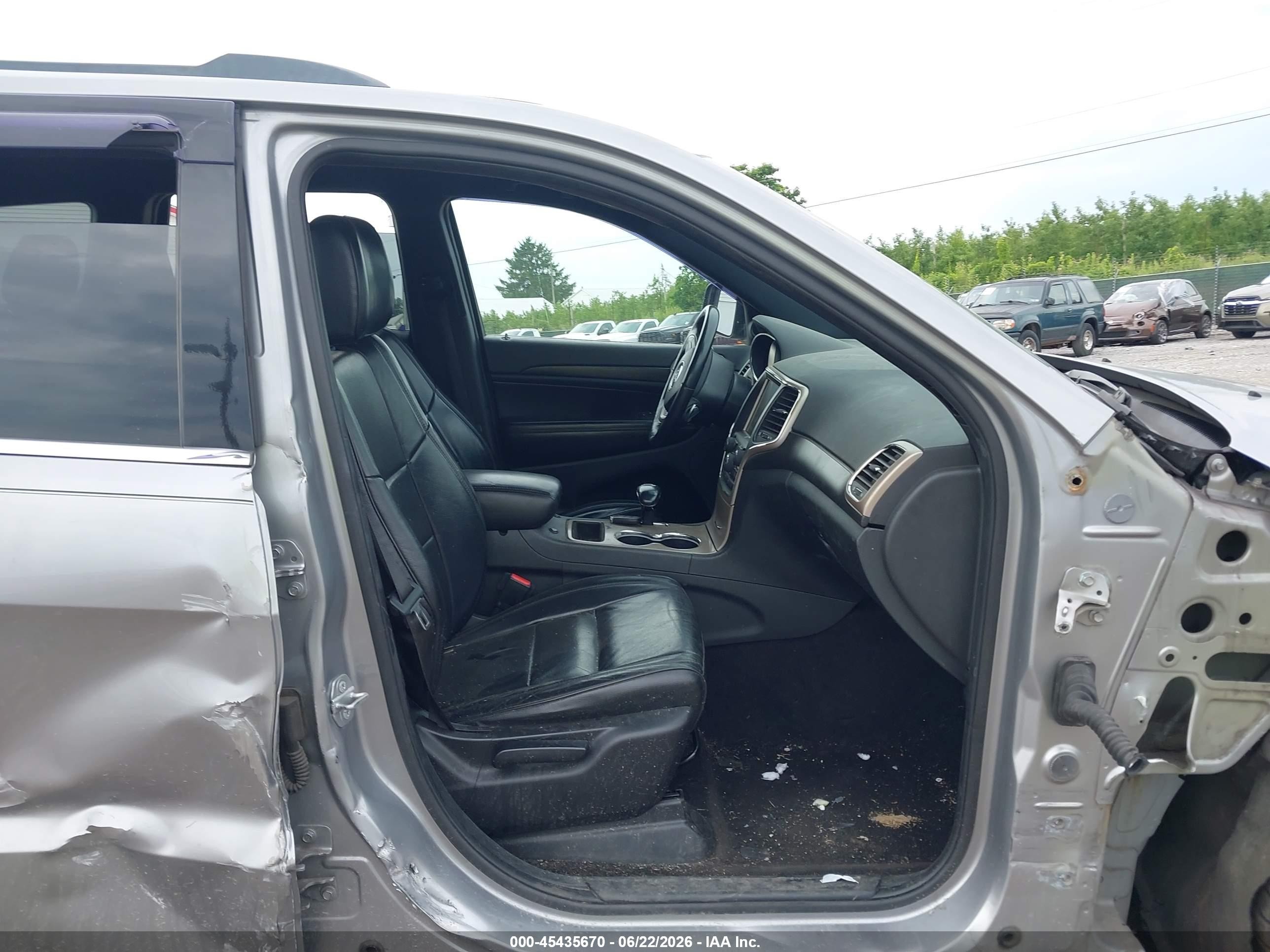 2015 Jeep Grand Cherokee Laredo Silver vin: 1C4RJFAG0FC659934