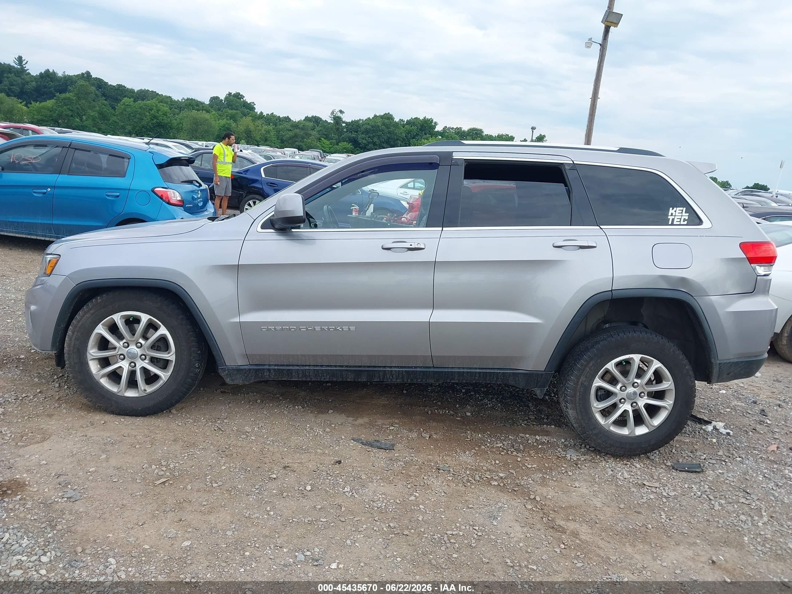 2015 Jeep Grand Cherokee Laredo Silver vin: 1C4RJFAG0FC659934