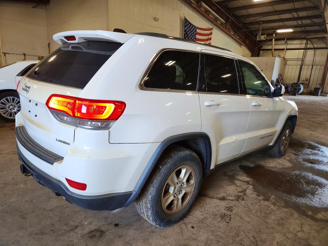 2015 Jeep Grand Cherokee Laredo White vin: 1C4RJFAG0FC730906