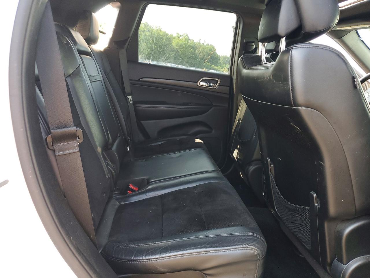 2015 Jeep Grand Cherokee Laredo Белый vin: 1C4RJFAG0FC742358