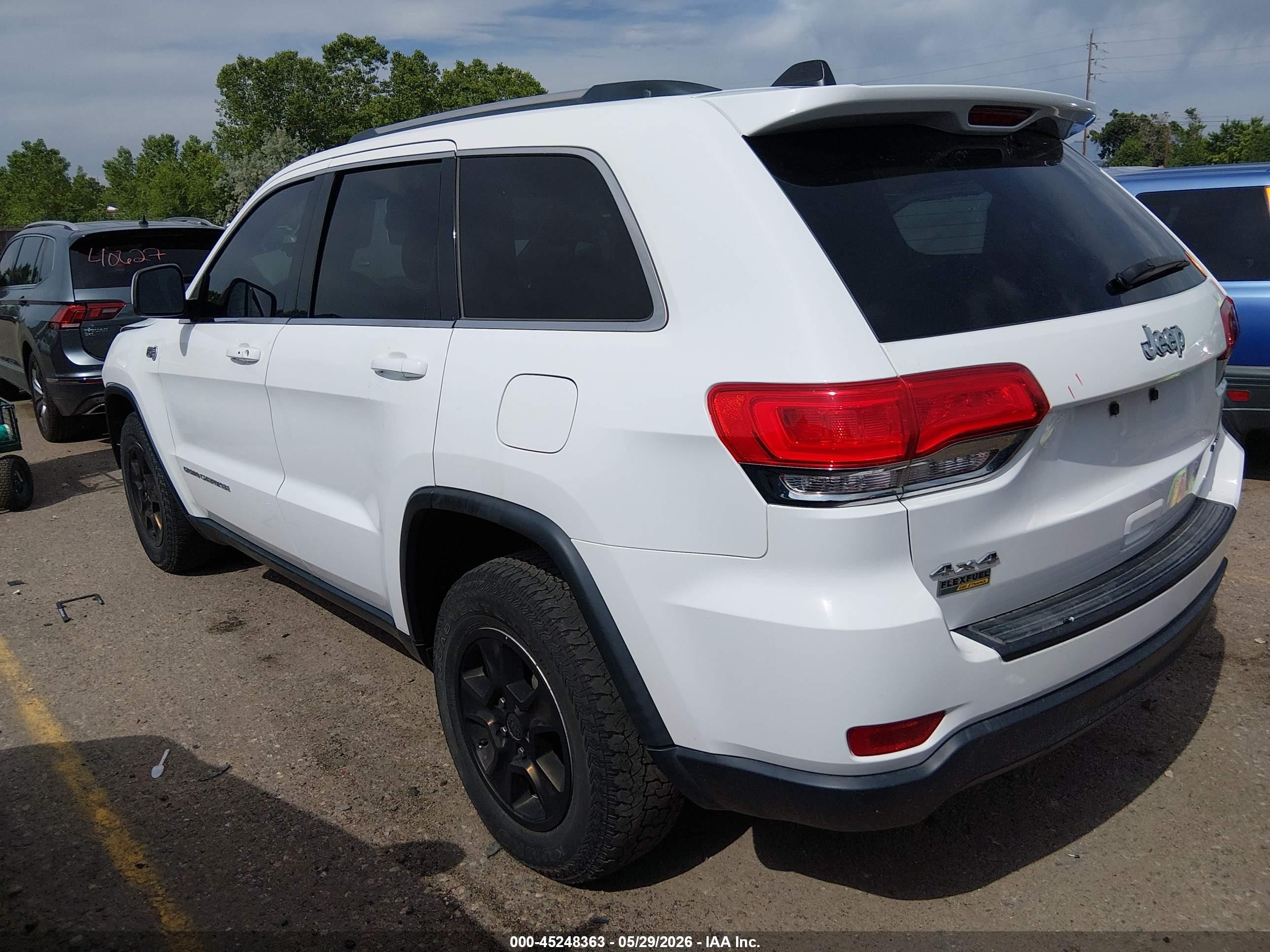 2015 Jeep Grand Cherokee Laredo White vin: 1C4RJFAG0FC764571