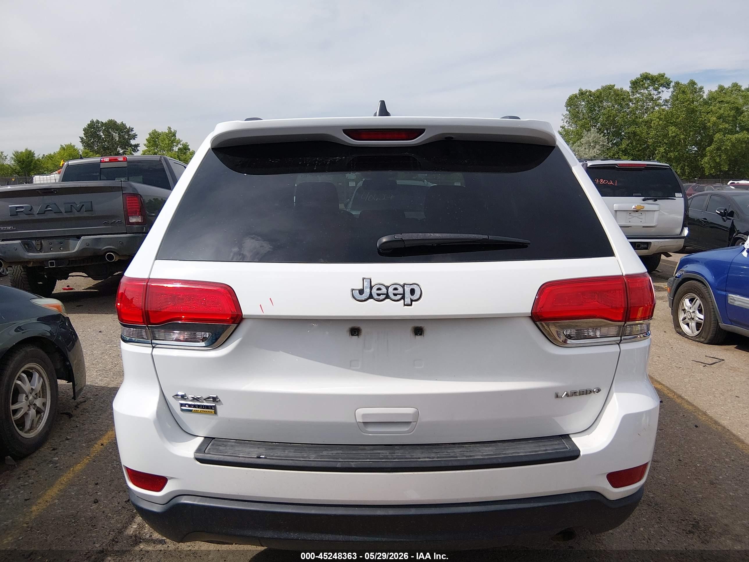 2015 Jeep Grand Cherokee Laredo White vin: 1C4RJFAG0FC764571