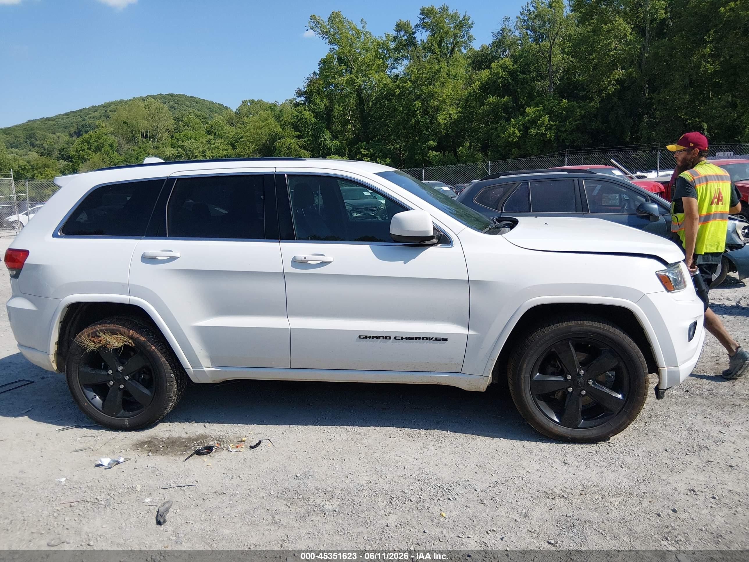 2015 Jeep Grand Cherokee Altitude White vin: 1C4RJFAG0FC812442