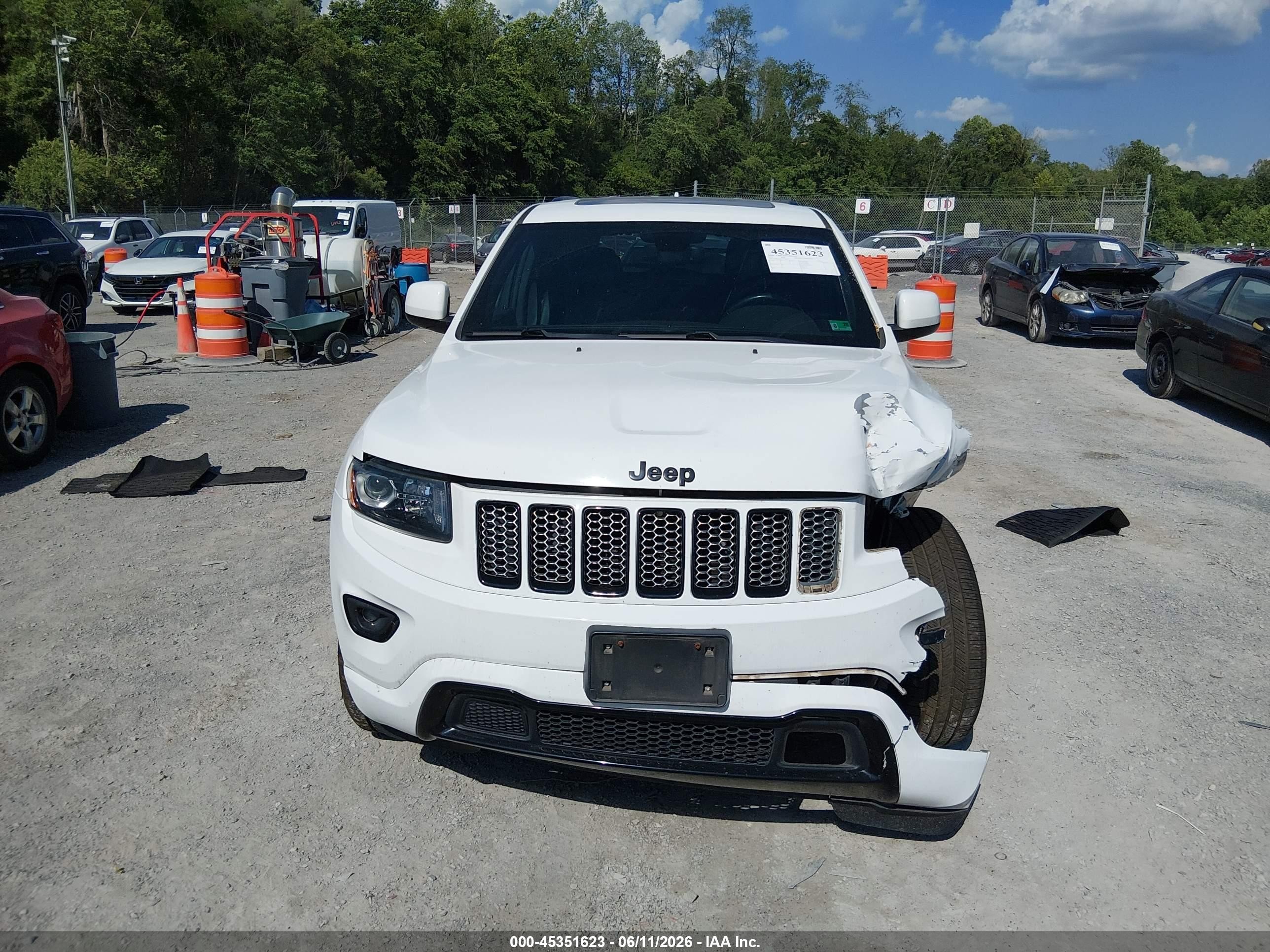 2015 Jeep Grand Cherokee Altitude White vin: 1C4RJFAG0FC812442