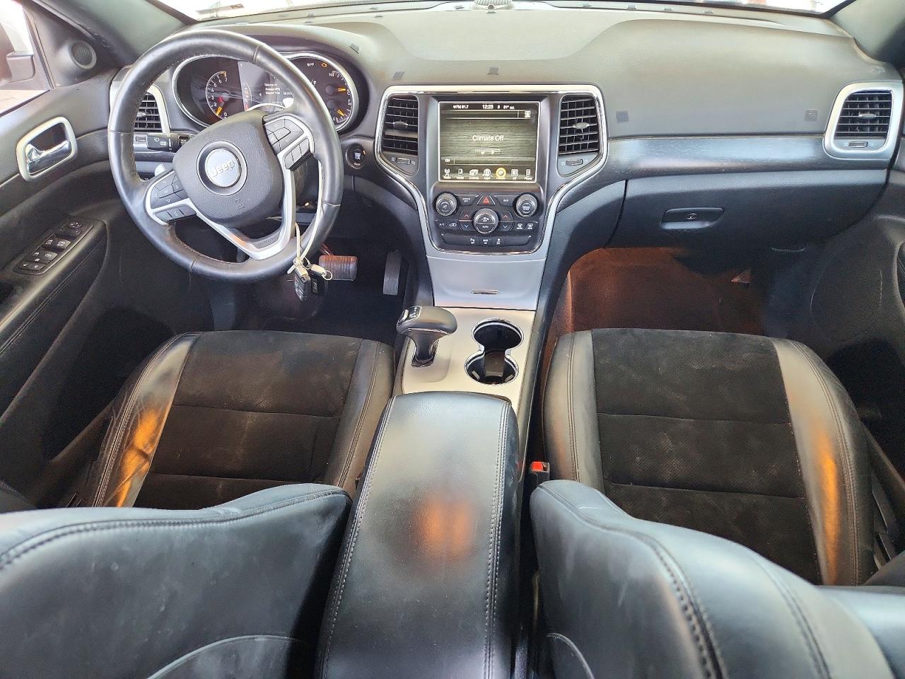 2015 Jeep Grand Cherokee Laredo White vin: 1C4RJFAG0FC820945