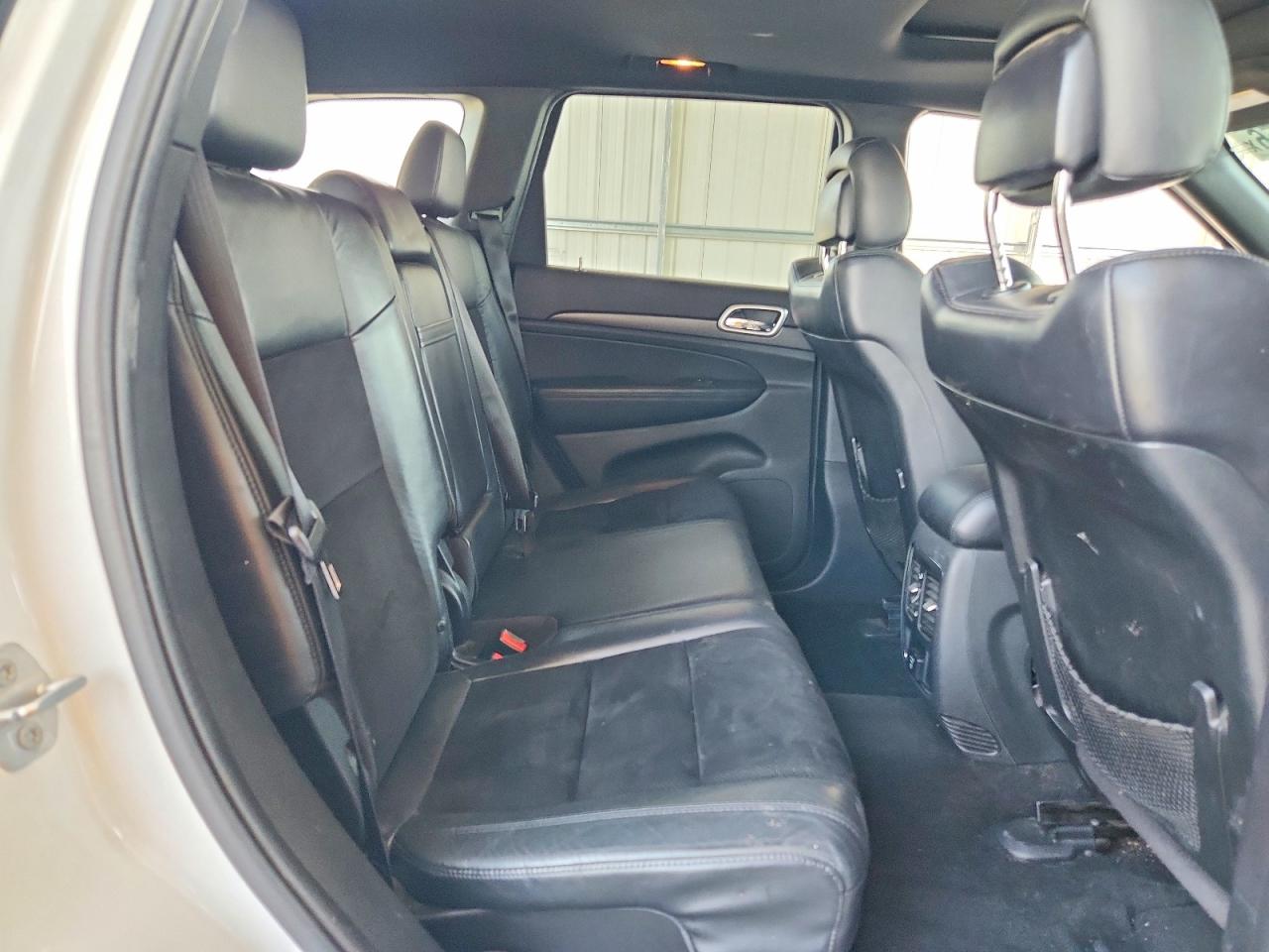 2015 Jeep Grand Cherokee Laredo White vin: 1C4RJFAG0FC820945