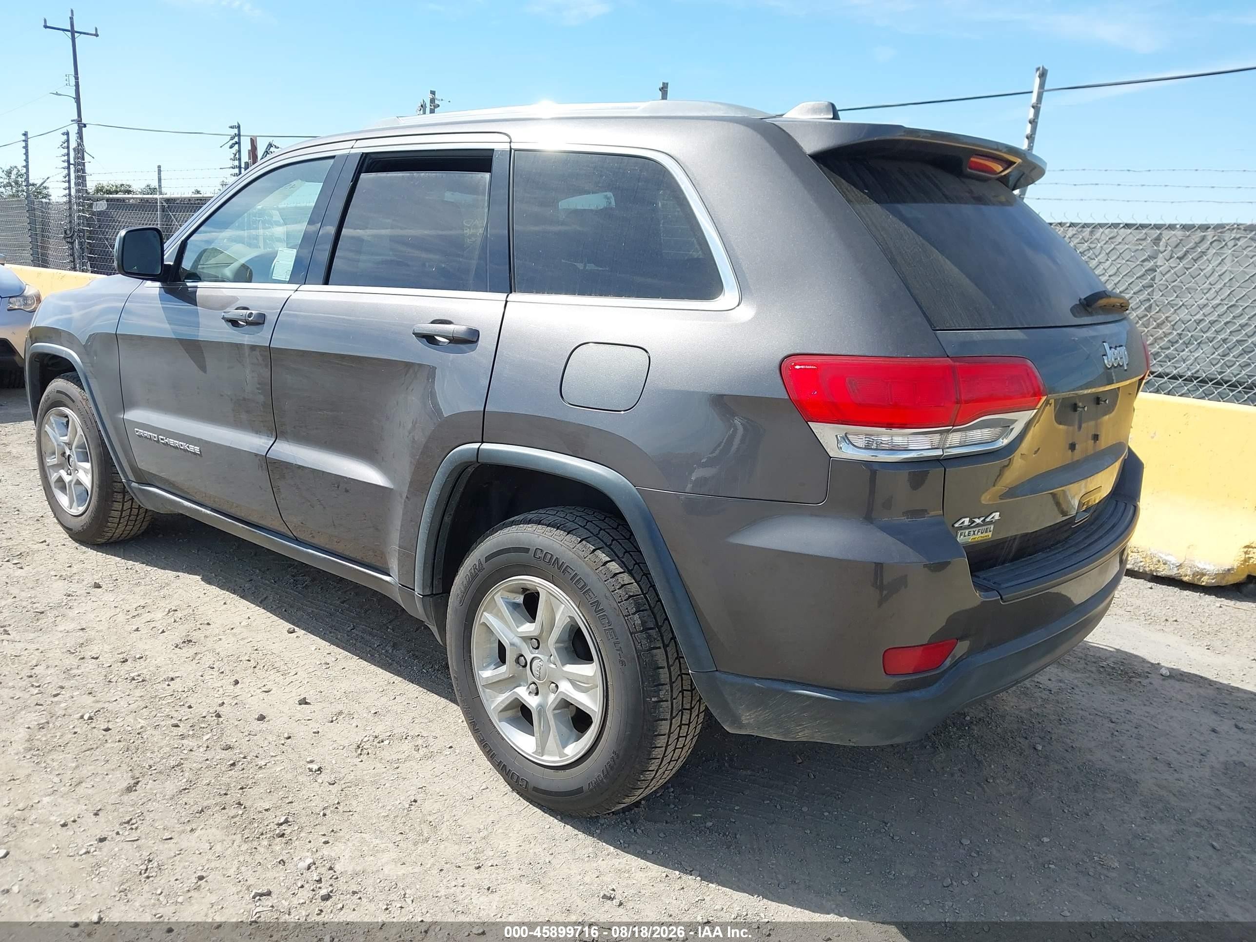 2015 Jeep Grand Cherokee Laredo Gray vin: 1C4RJFAG0FC858529