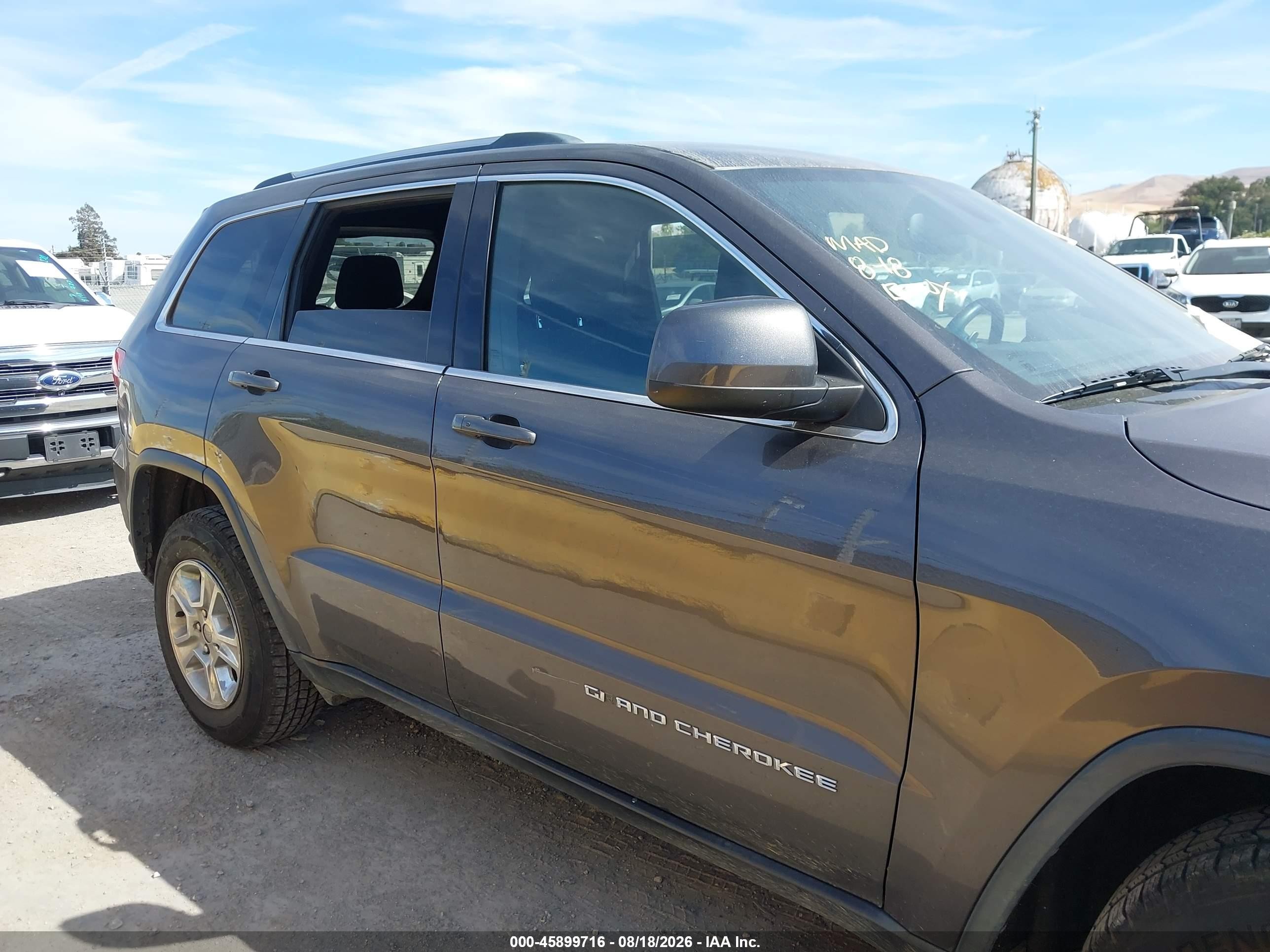 2015 Jeep Grand Cherokee Laredo Gray vin: 1C4RJFAG0FC858529