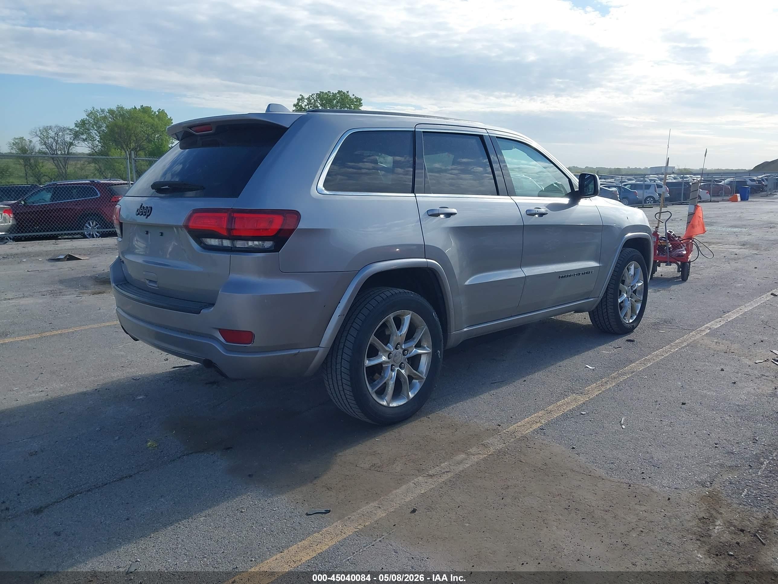 2015 Jeep Grand Cherokee Altitude Silver vin: 1C4RJFAG0FC884662