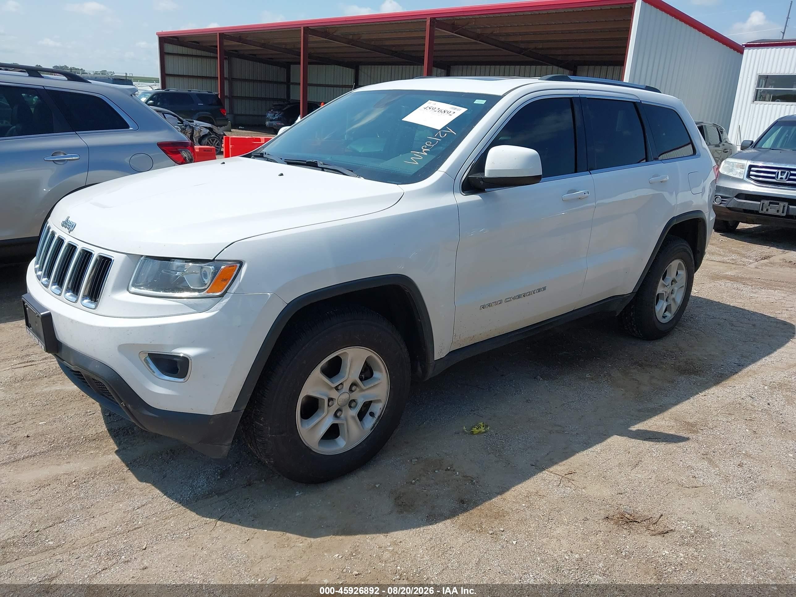 2015 Jeep Grand Cherokee Laredo White vin: 1C4RJFAG0FC889182