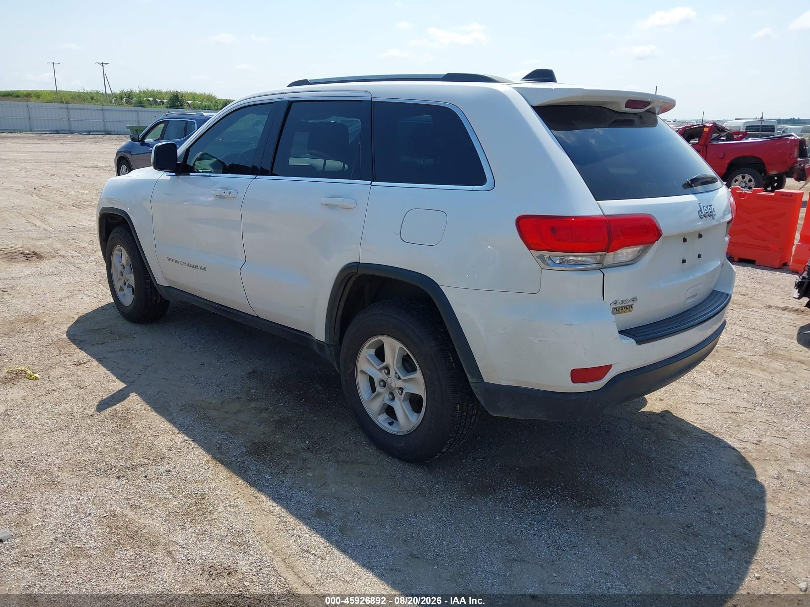 2015 Jeep Grand Cherokee Laredo White vin: 1C4RJFAG0FC889182