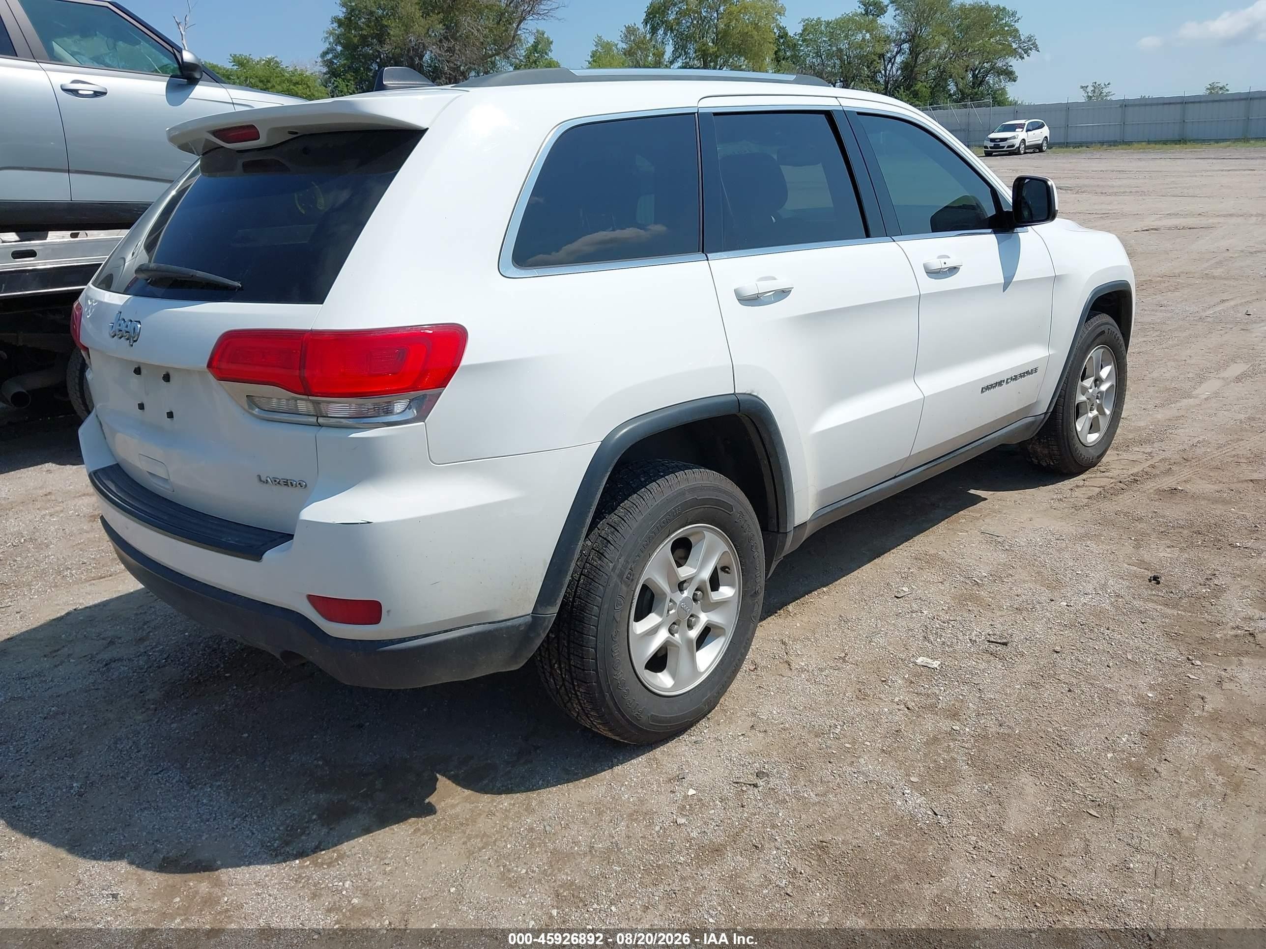2015 Jeep Grand Cherokee Laredo White vin: 1C4RJFAG0FC889182