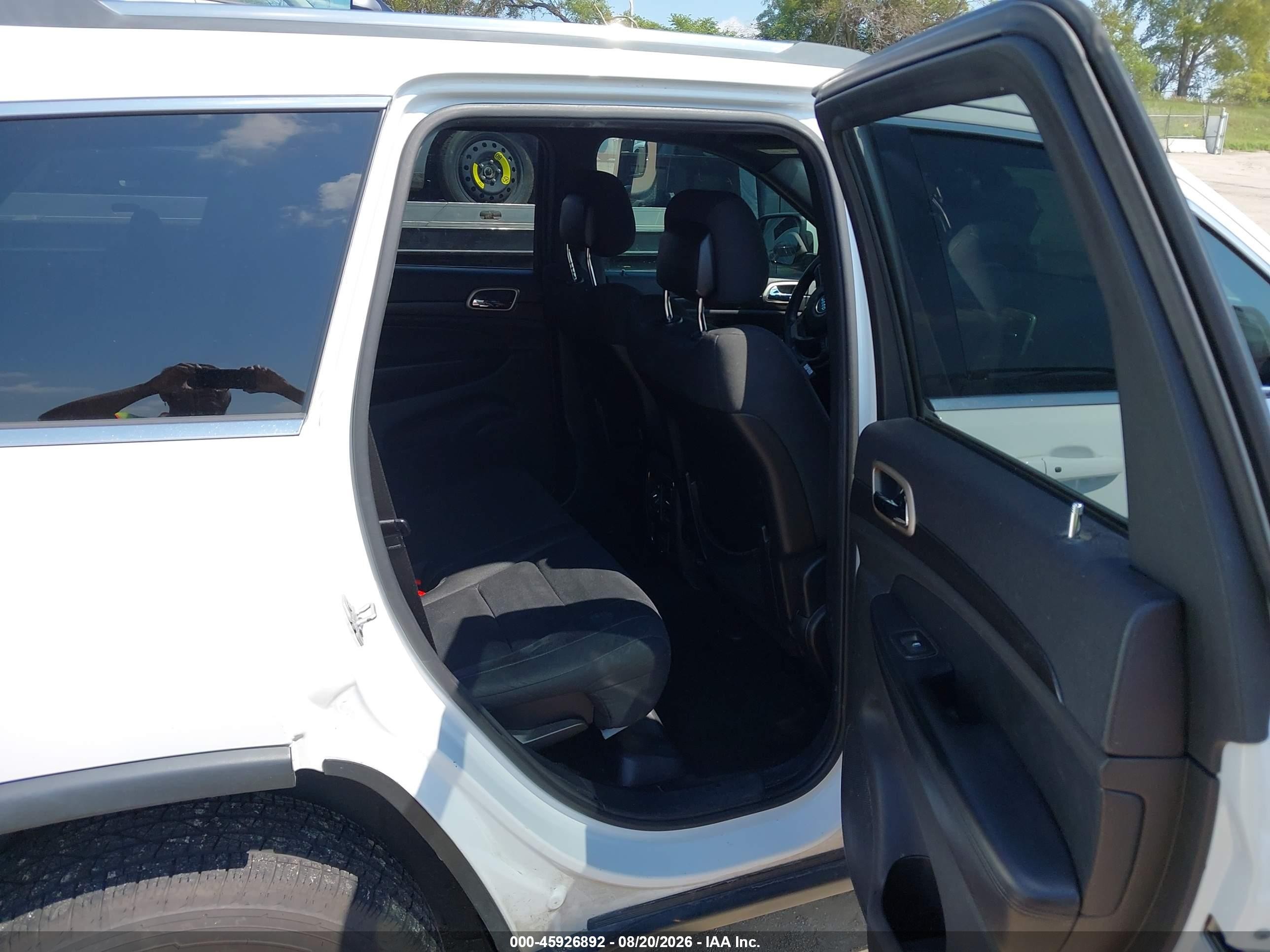 2015 Jeep Grand Cherokee Laredo White vin: 1C4RJFAG0FC889182
