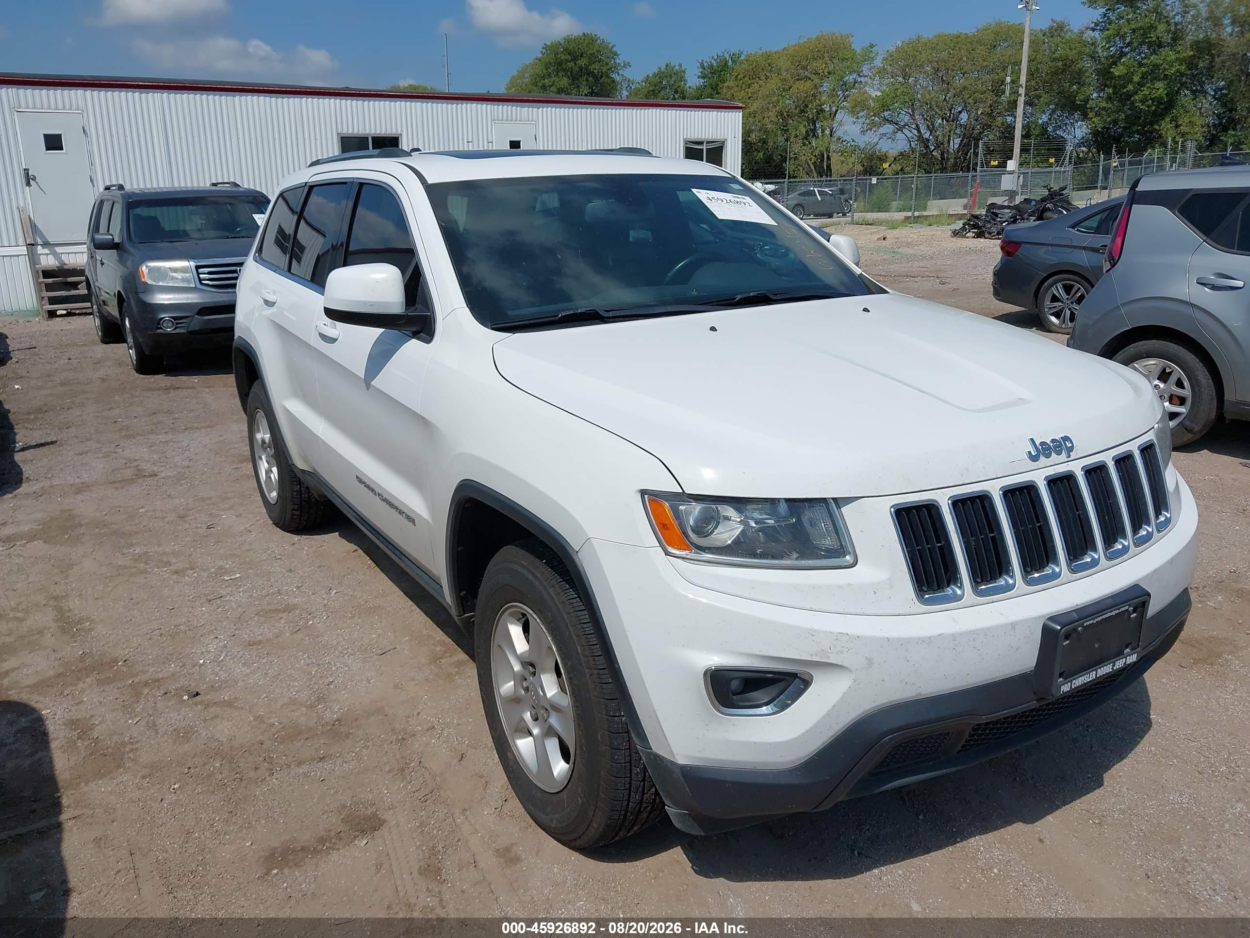 2015 Jeep Grand Cherokee Laredo White vin: 1C4RJFAG0FC889182