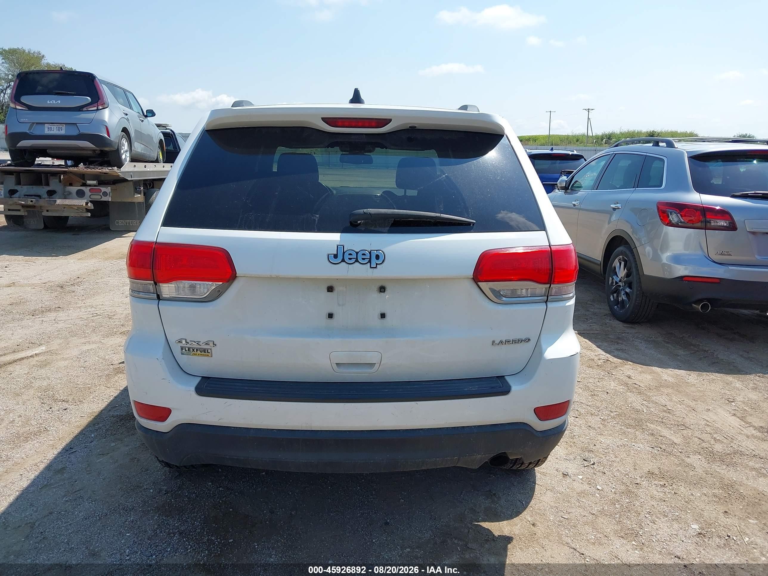2015 Jeep Grand Cherokee Laredo White vin: 1C4RJFAG0FC889182