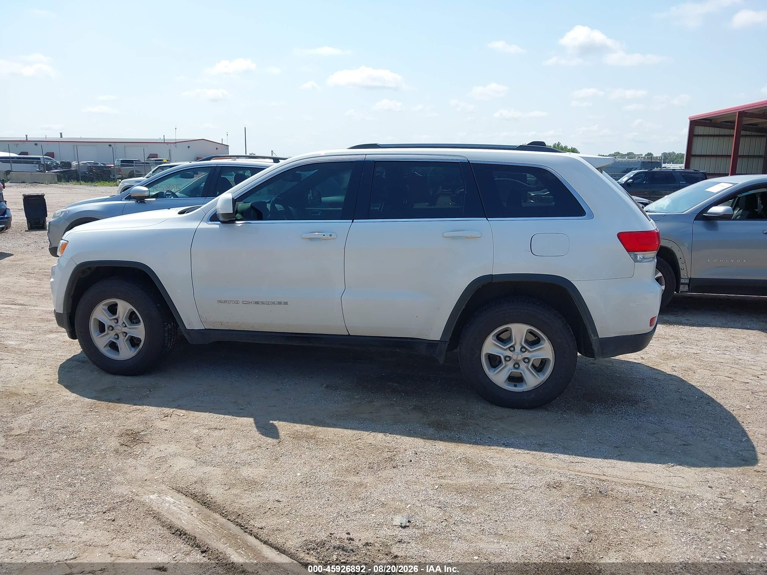 2015 Jeep Grand Cherokee Laredo White vin: 1C4RJFAG0FC889182