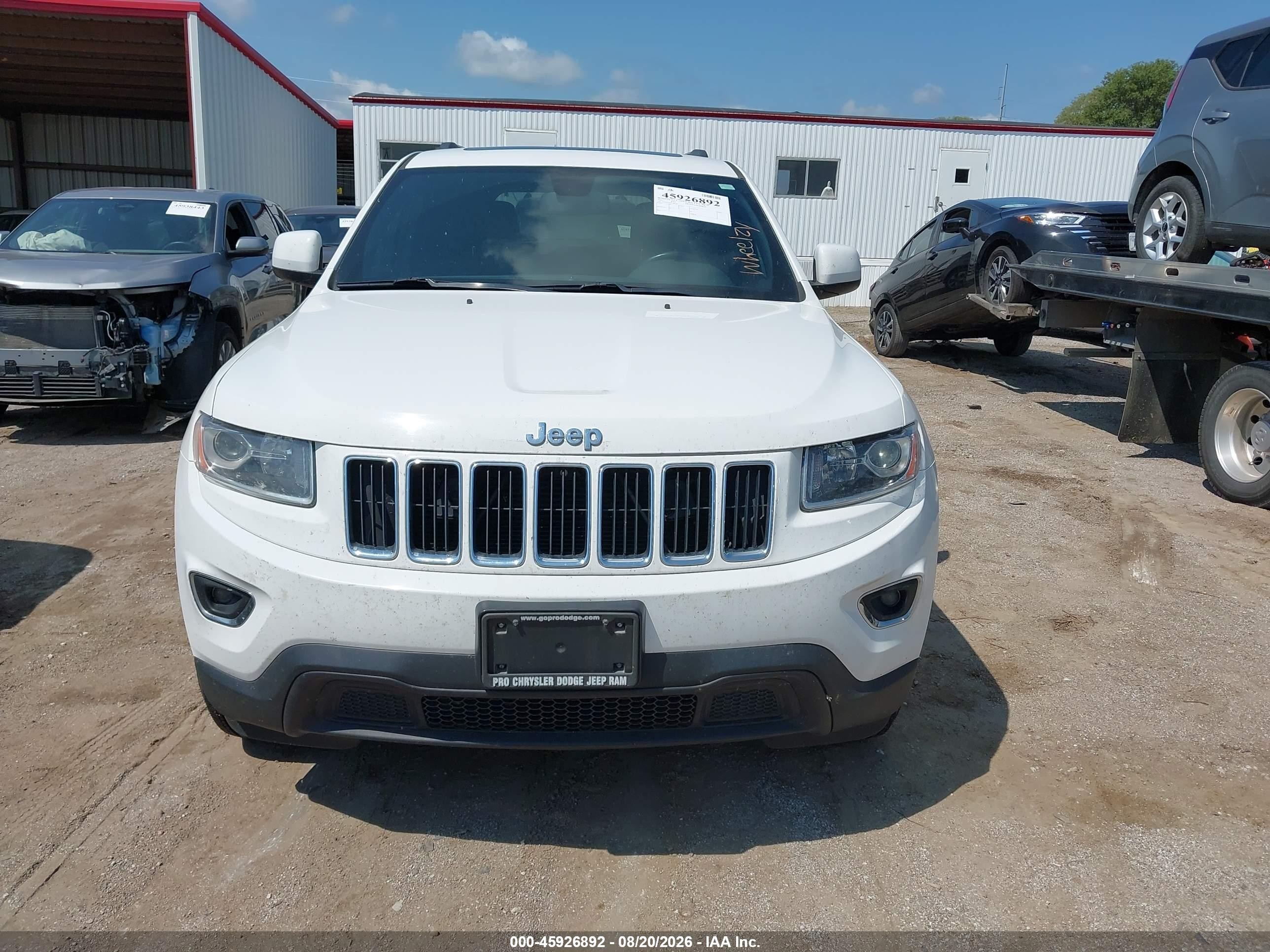 2015 Jeep Grand Cherokee Laredo White vin: 1C4RJFAG0FC889182