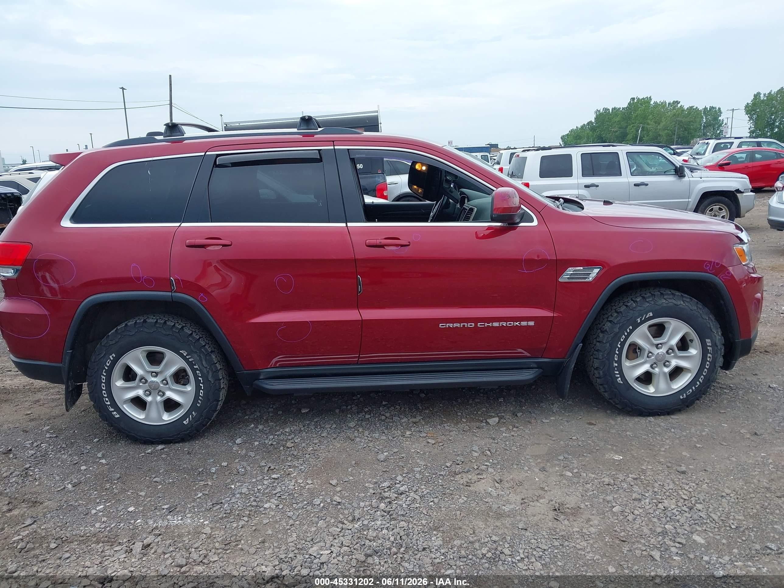 2015 Jeep Grand Cherokee Laredo Red vin: 1C4RJFAG0FC942575