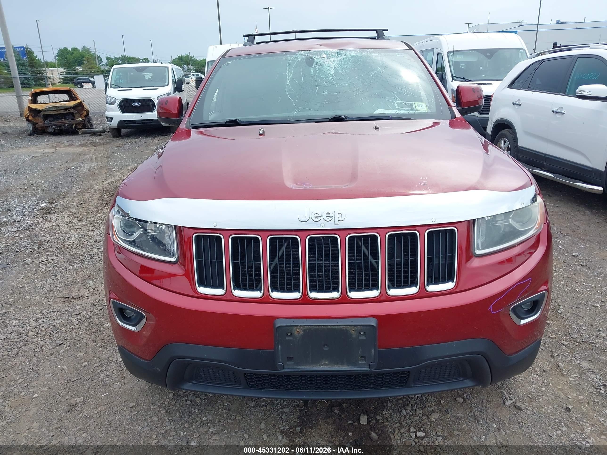 2015 Jeep Grand Cherokee Laredo Red vin: 1C4RJFAG0FC942575
