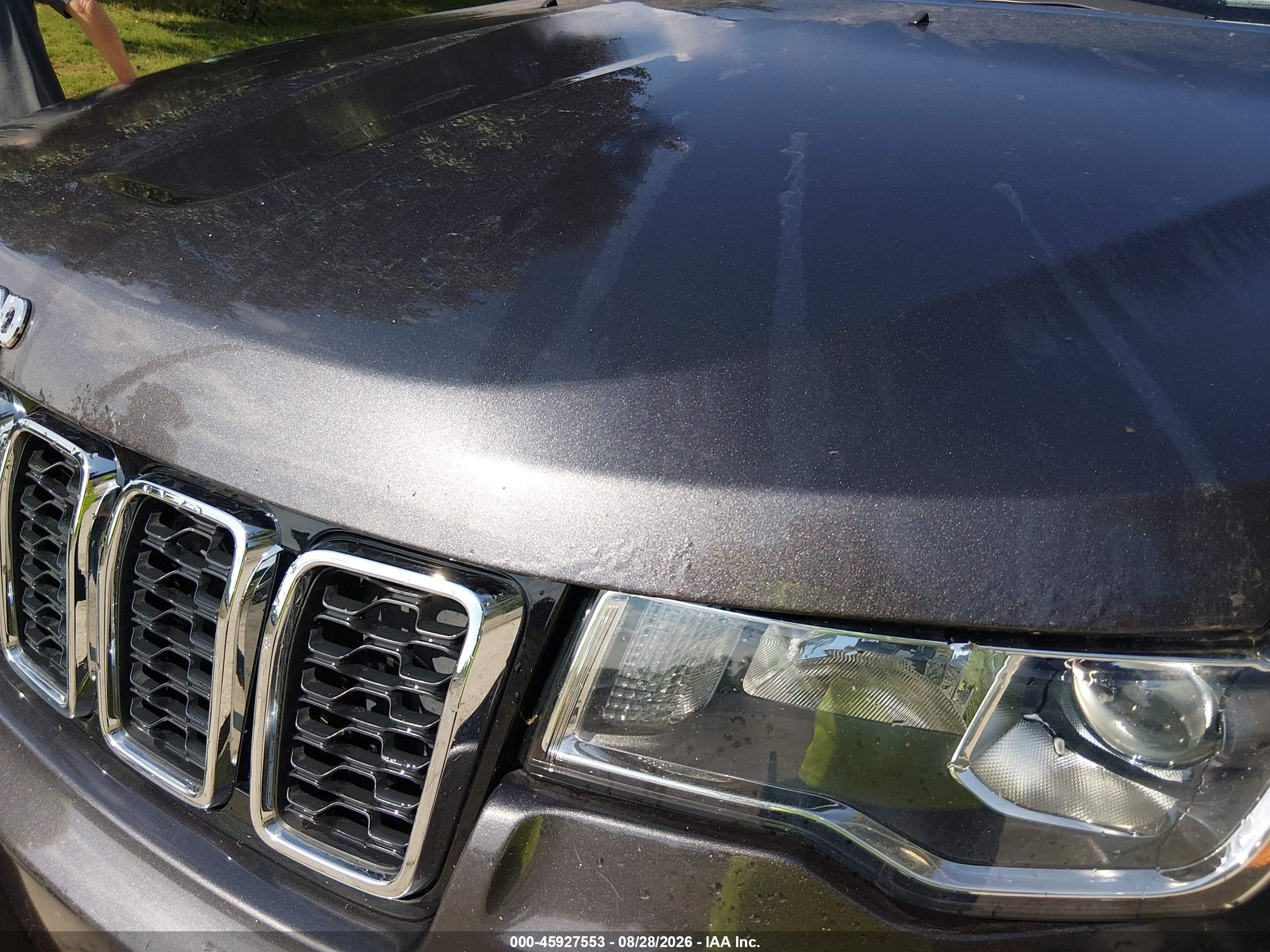 2018 Jeep Grand Cherokee Laredo E 4x4 Gray vin: 1C4RJFAG0JC420098